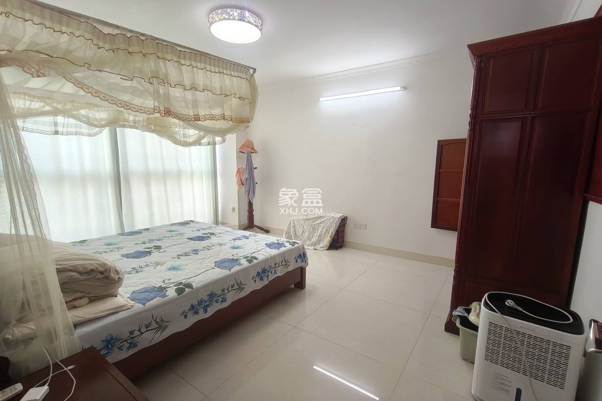 工商学院教工宿舍 3室2厅1卫 2600.0元/月 工商学院教工宿舍 3室2厅1卫 2600.0元/月室内图