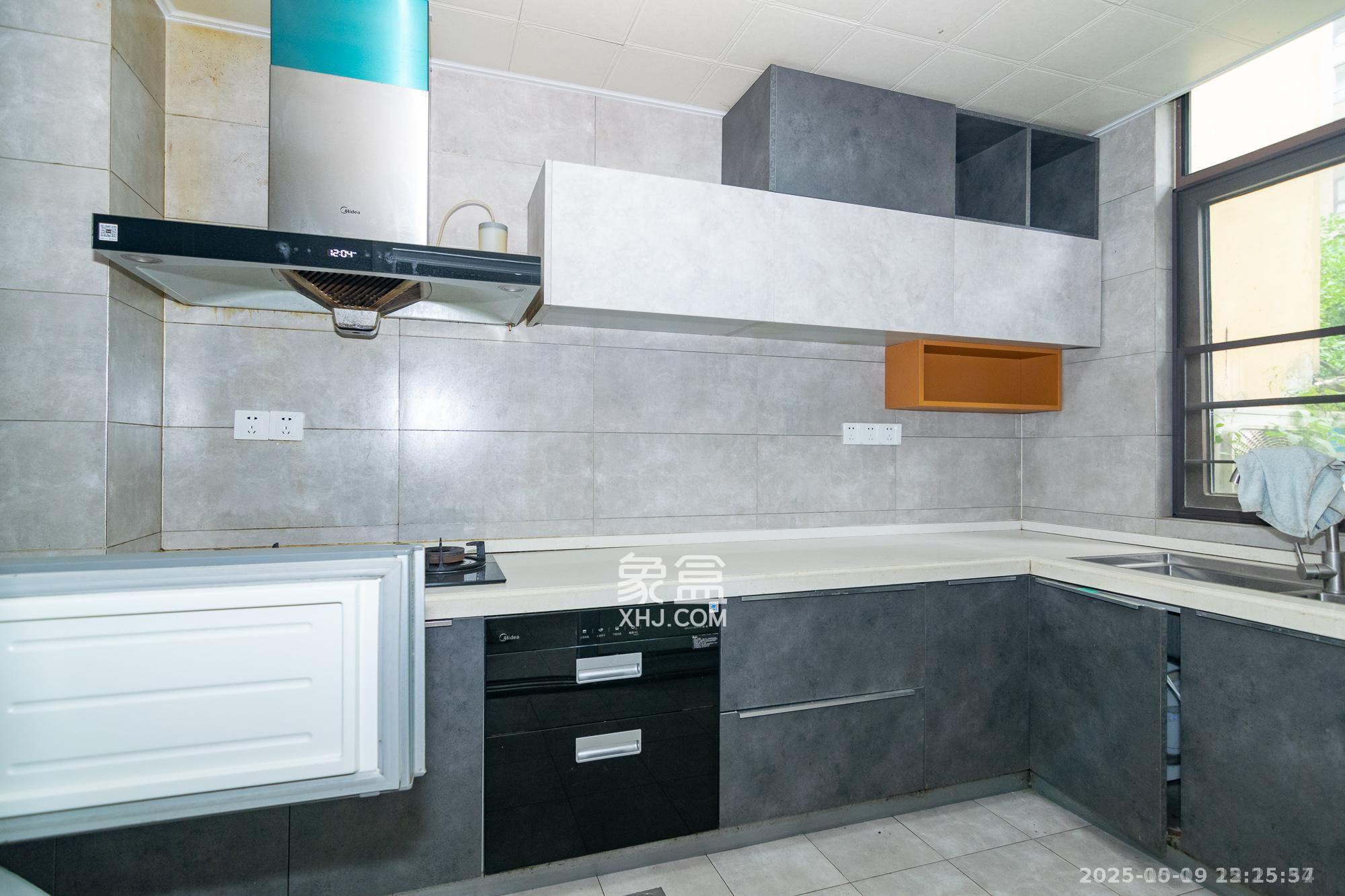 金地三千府（金地湖山樾、金地自在城）  5室2厅3卫    6500.0元/月室内图