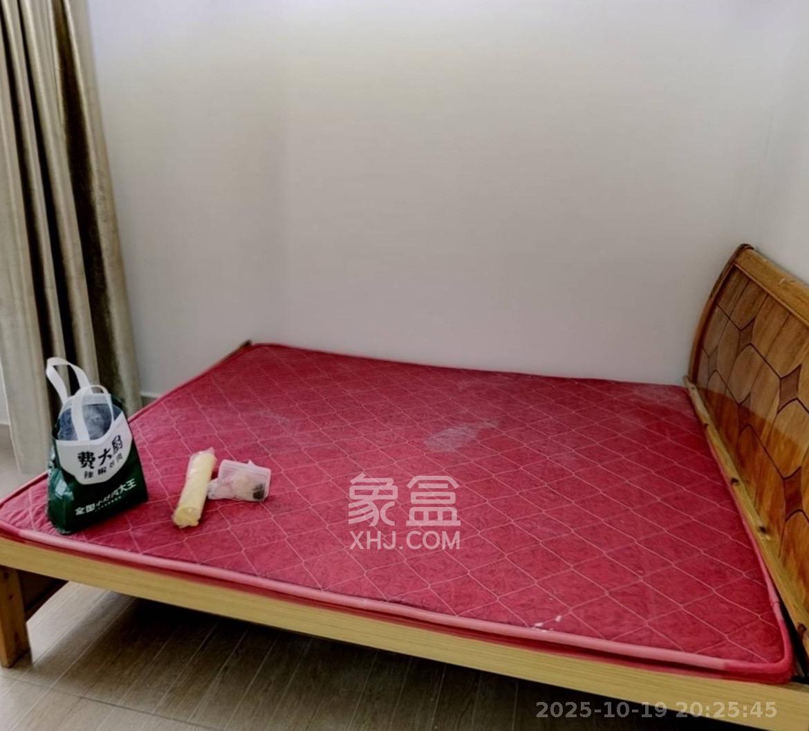 融橙上品 3室2厅2卫 1800.0元/月 融橙上品 3室2厅2卫 1800.0元/月室内图