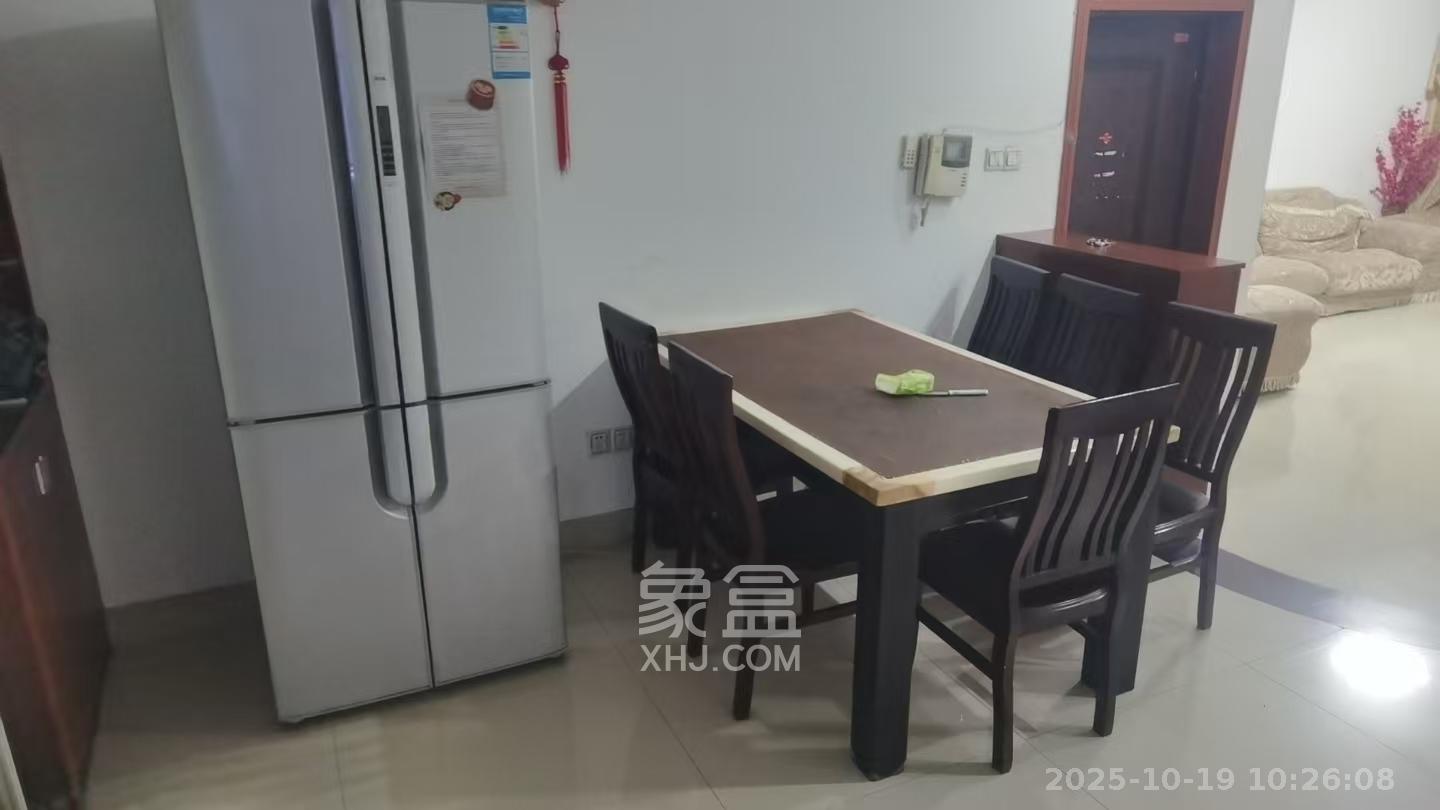 金色山庄 2室2厅2卫 2400.0元/月 金色山庄 2室2厅2卫 2400.0元/月室内图