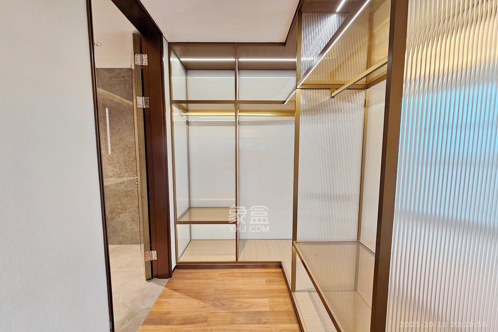 运达中央广场三期  4室2厅3卫    517.0万 运达中央广场三期  4室2厅3卫    517.0万其他