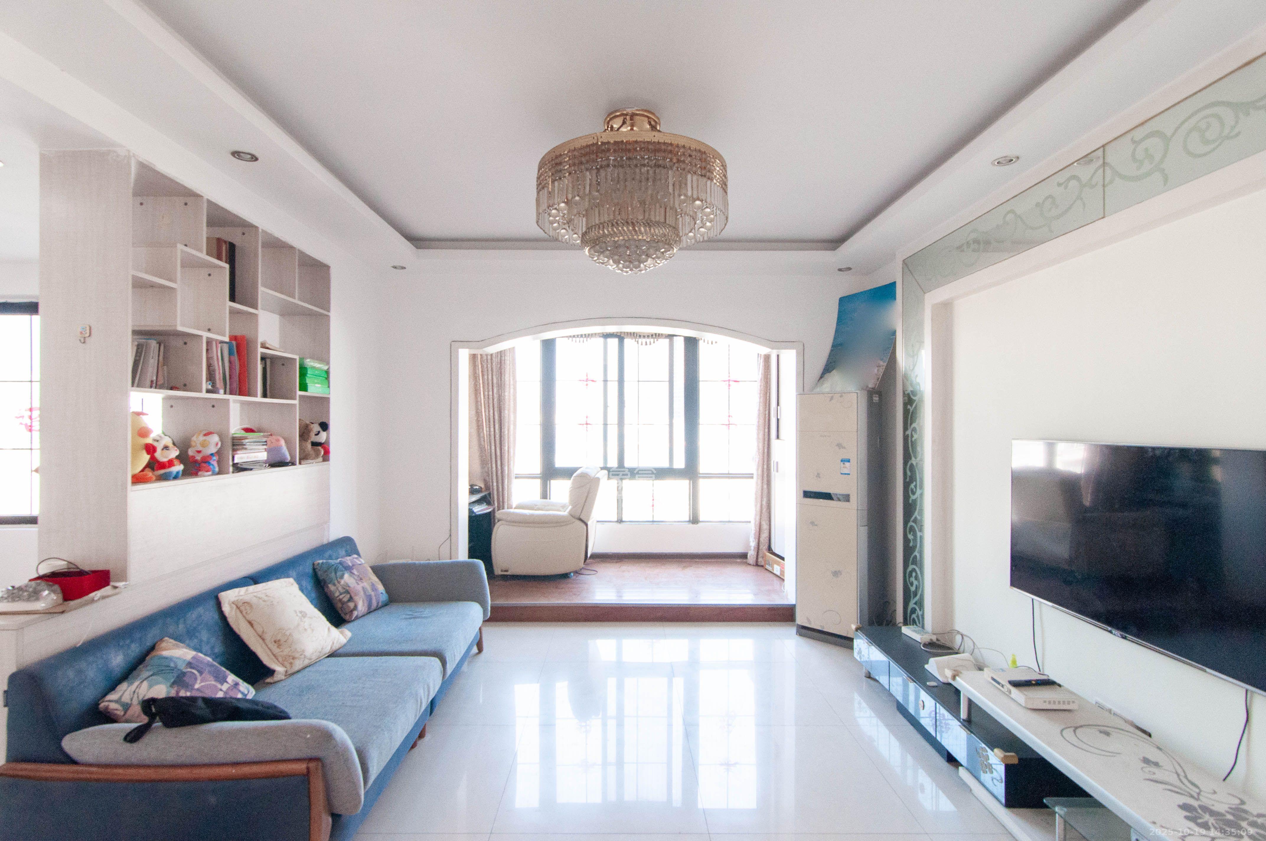 沁园春御院  3室2厅1卫    2800.0元/月 沁园春御院  3室2厅1卫    2800.0元/月