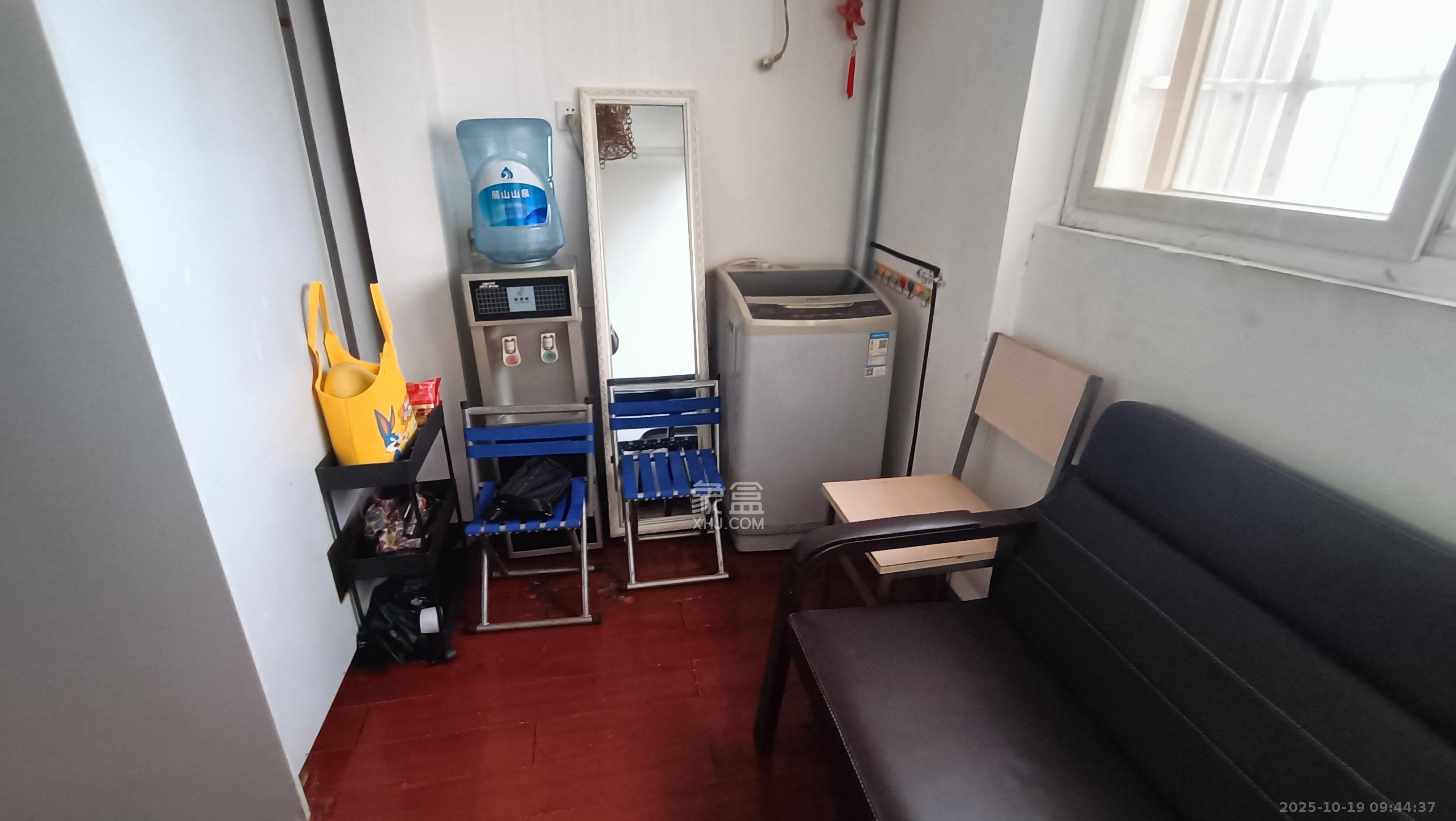 2076至高点 1室1厅1卫 1400.0元/月 2076至高点 1室1厅1卫 1400.0元/月室内图