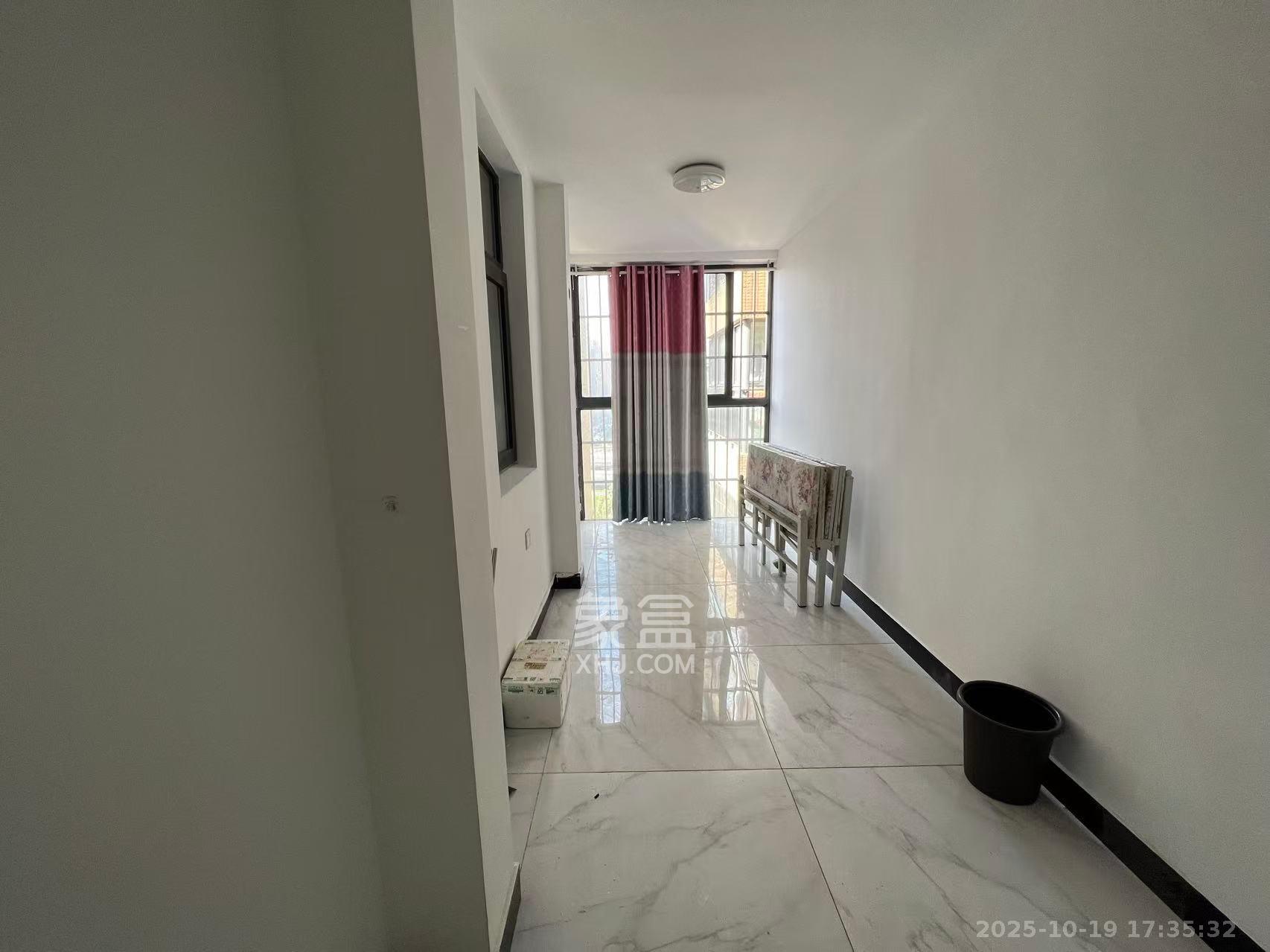 泊爱蓝湾 2室1厅1卫 2500.0元/月 泊爱蓝湾 2室1厅1卫 2500.0元/月室内图