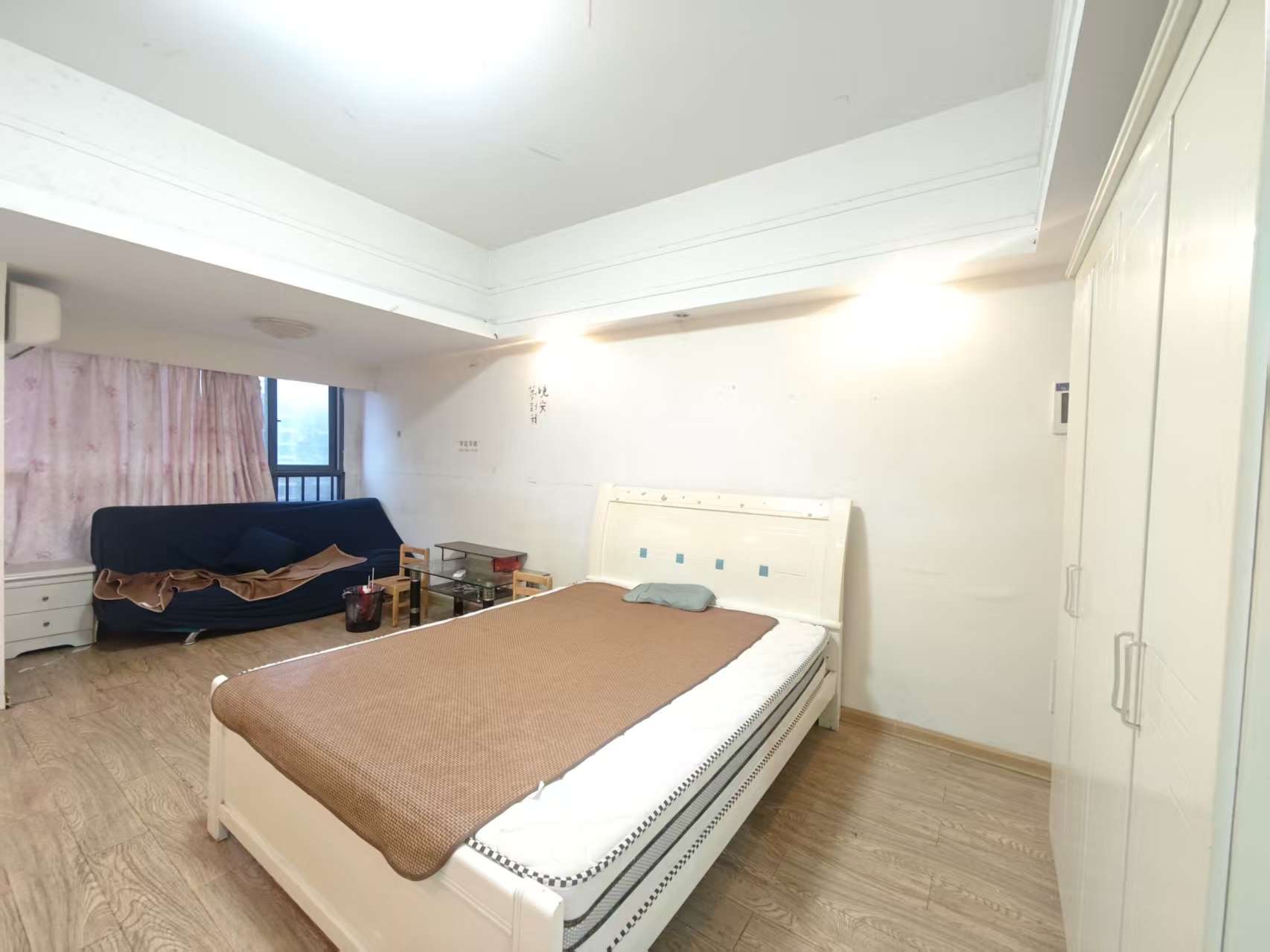 罗马国际公寓  1室1厅1卫    1200.0元/月户型图