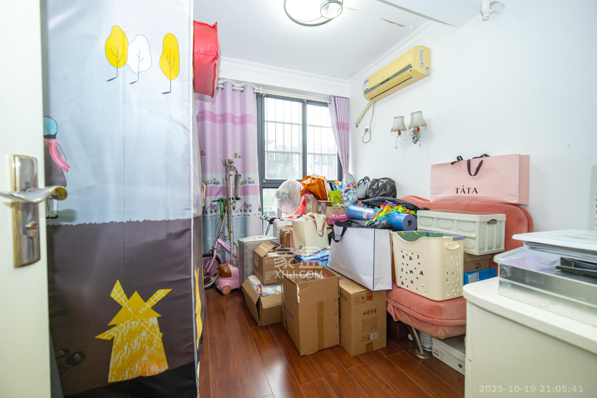 庄园心伽泊 3室2厅1卫 66.0万 庄园心伽泊 3室2厅1卫 66.0万卧室