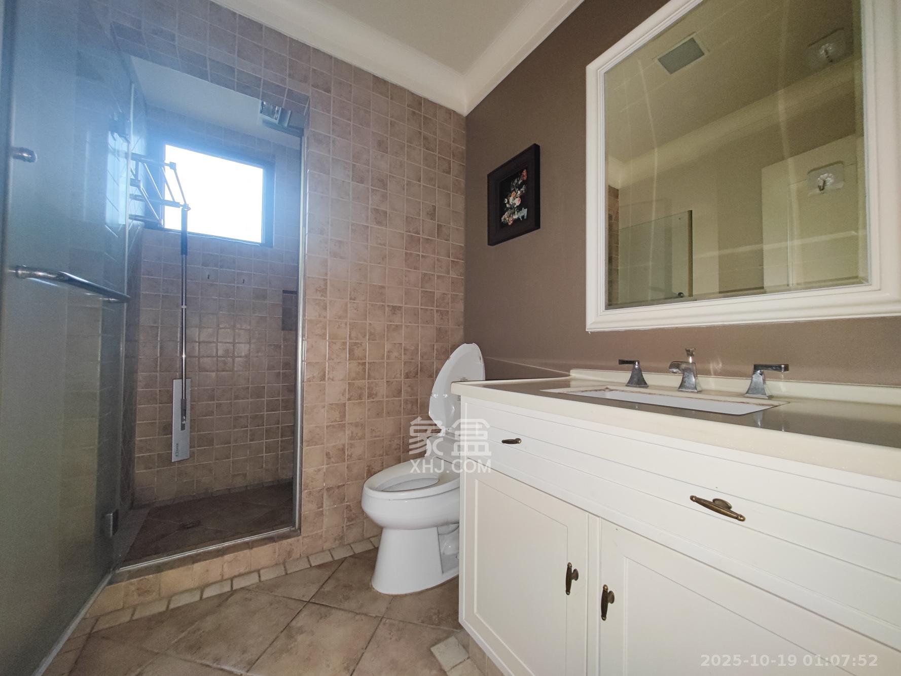 托斯卡纳洋房高层  5室2厅3卫    420.0万 托斯卡纳洋房高层  5室2厅3卫    420.0万卫生间