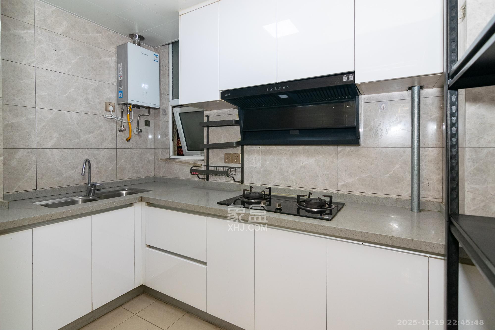 新华联梦想城  3室2厅1卫    69.8万厨房