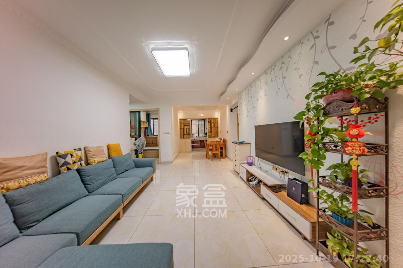 洋湖时代  1室2厅1卫    2000.0元/月 洋湖时代  1室2厅1卫    2000.0元/月