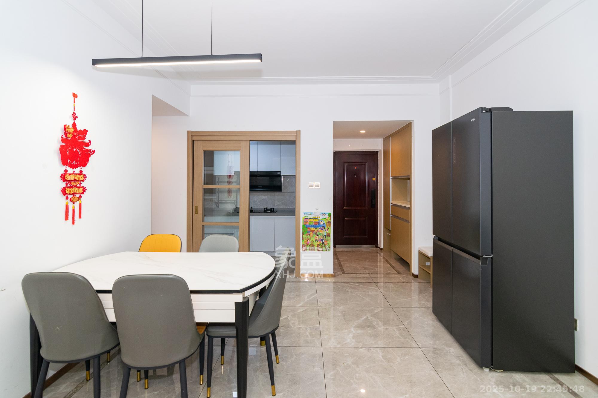 新华联梦想城  3室2厅1卫    69.8万客厅