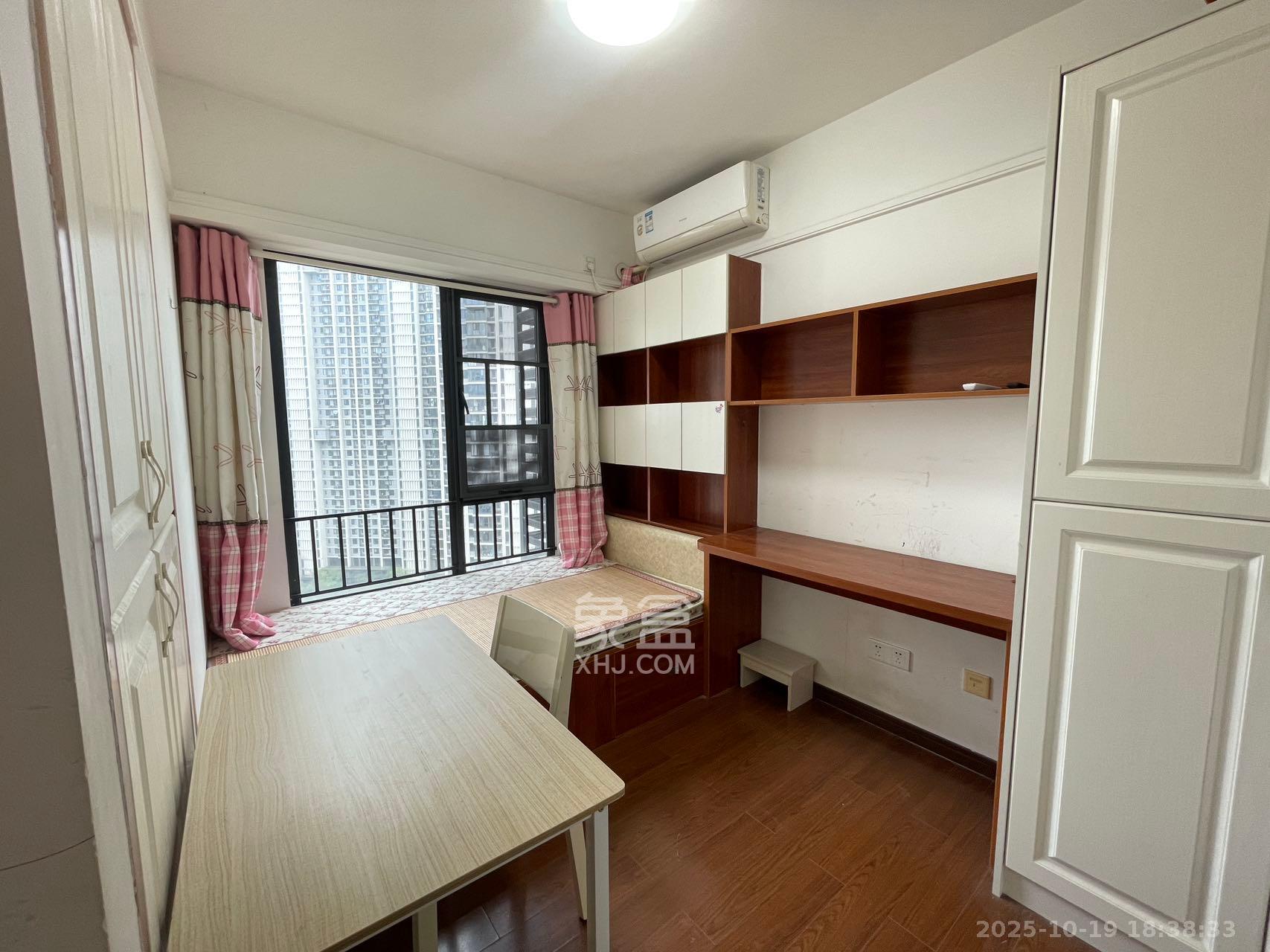 万科魅力之城非凡里  3室1厅1卫    2600.0元/月室内图