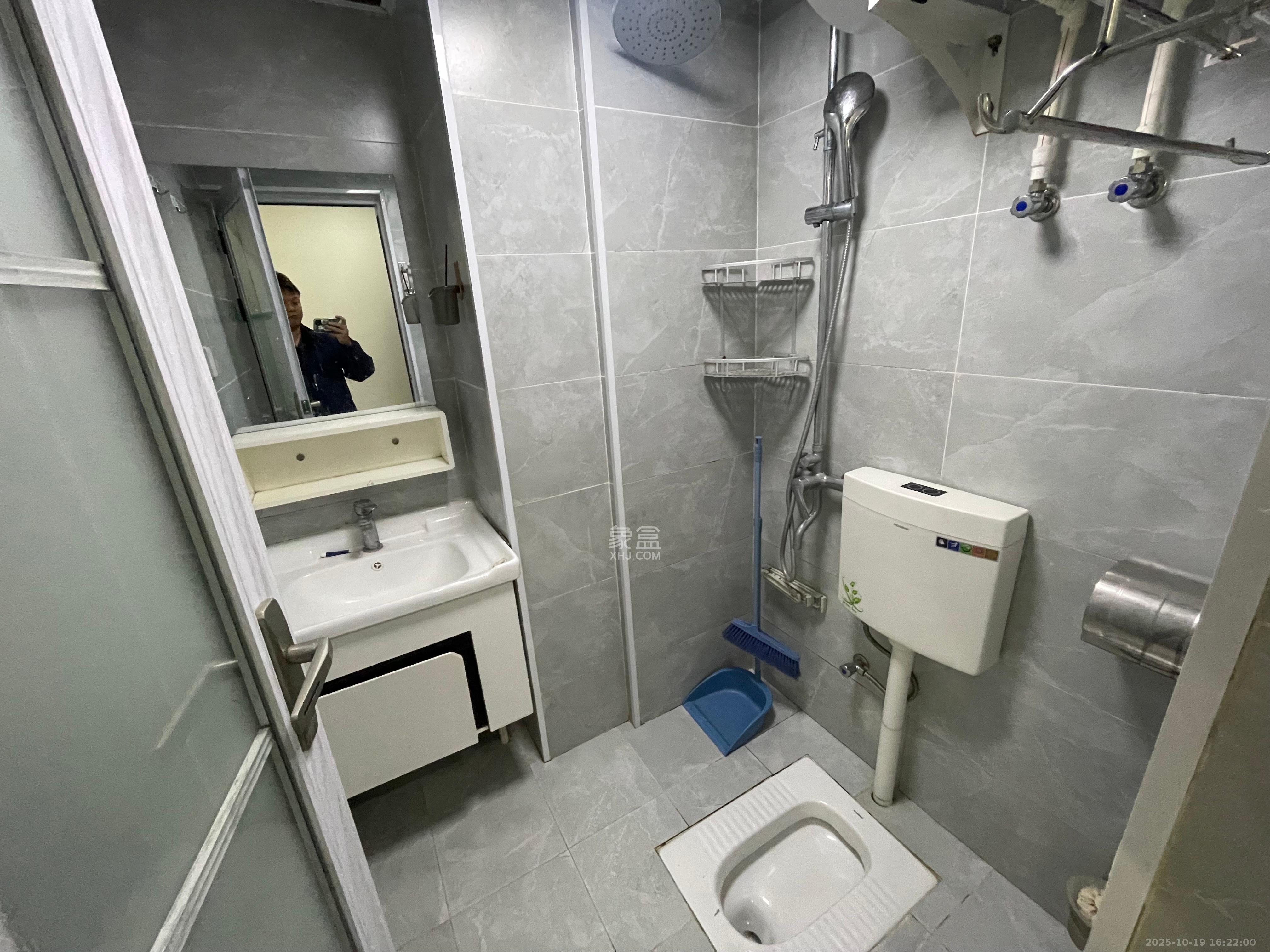 欧亚达国际广场 1室1厅1卫 1400.0元/月 欧亚达国际广场 1室1厅1卫 1400.0元/月室内图