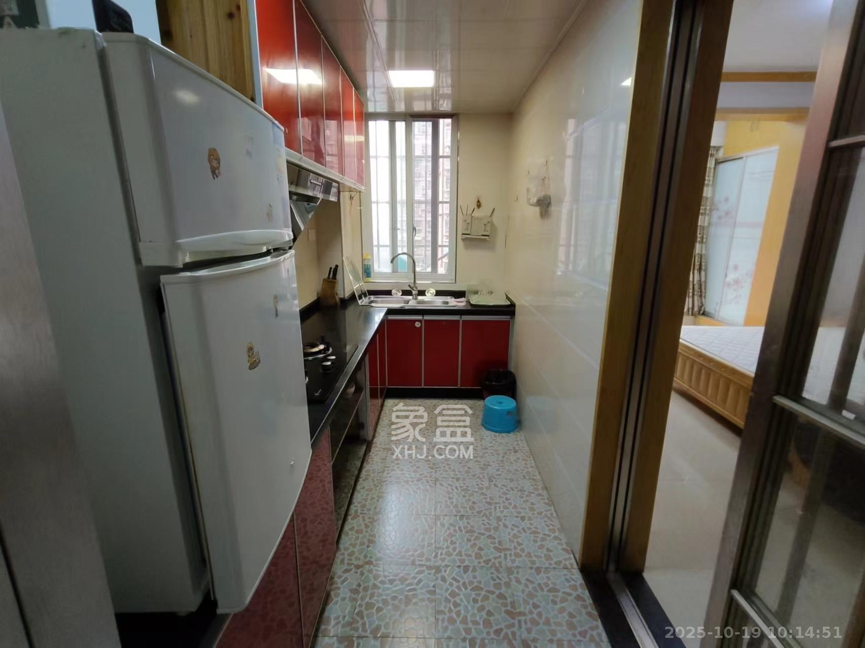 泊林晶城  1室1厅1卫    1300.0元/月 泊林晶城  1室1厅1卫    1300.0元/月室内图