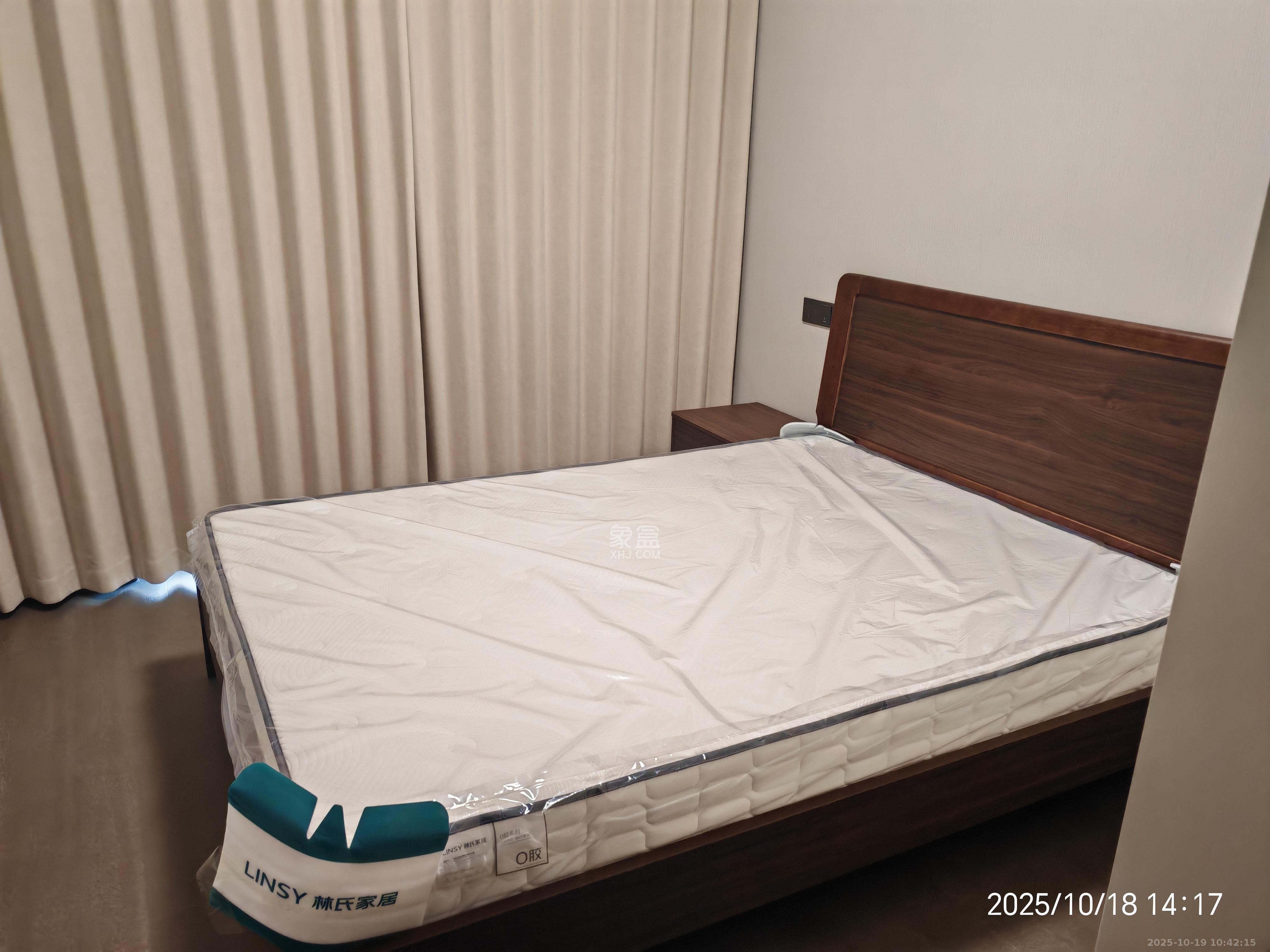 龙湖舜山府  4室2厅2卫    5300.0元/月室内图