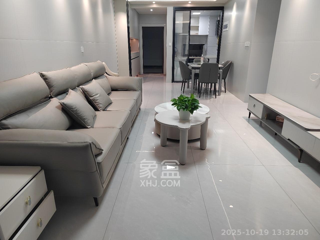 紫华郡  3室2厅1卫    2200.0元/月
