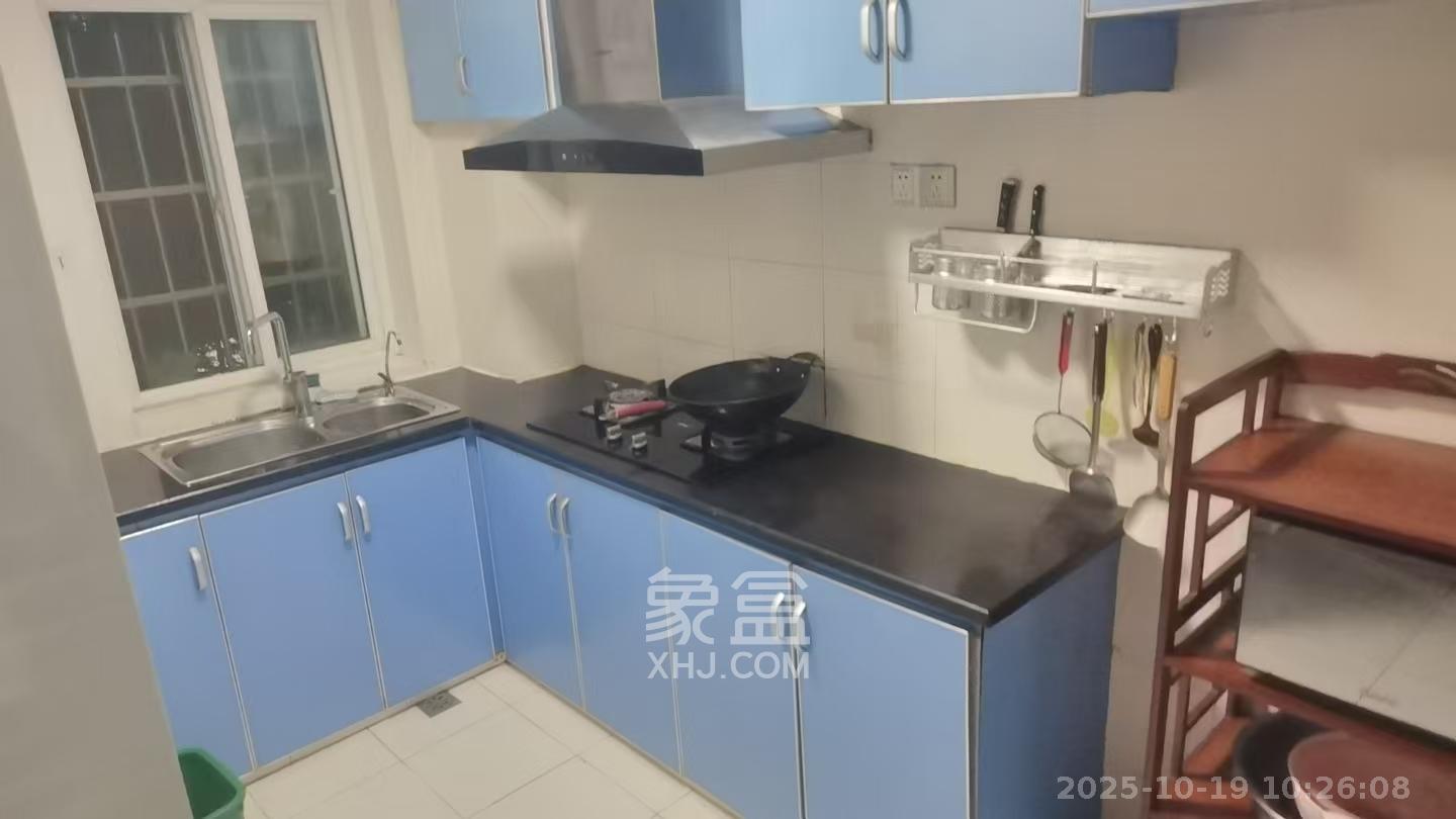 金色山庄 2室2厅2卫 2400.0元/月 金色山庄 2室2厅2卫 2400.0元/月室内图