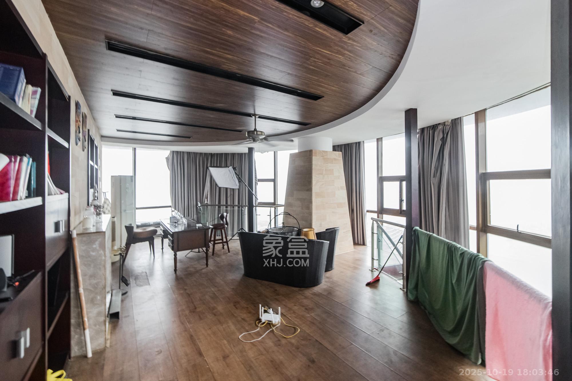 湘江世纪城湘江豪庭  4室2厅1卫    328.0万阳台