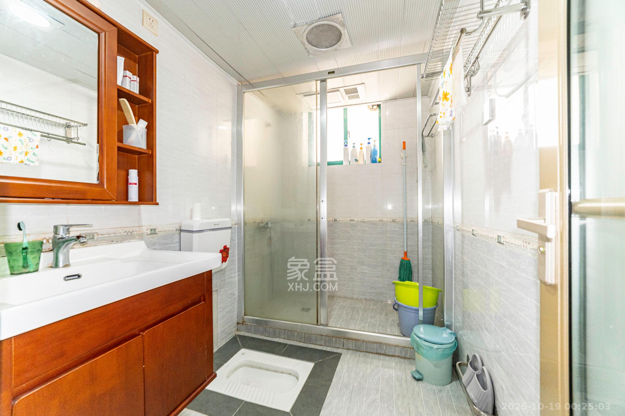 明城公寓 4室2厅2卫 89.8万 明城公寓 4室2厅2卫 89.8万卫生间