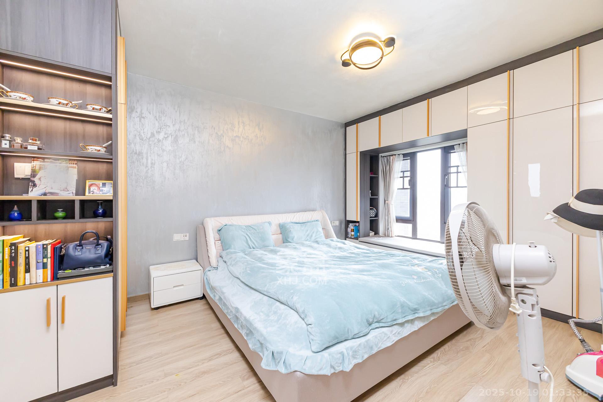 时代倾城五期  4室2厅2卫    110.0万 时代倾城五期  4室2厅2卫    110.0万卧室