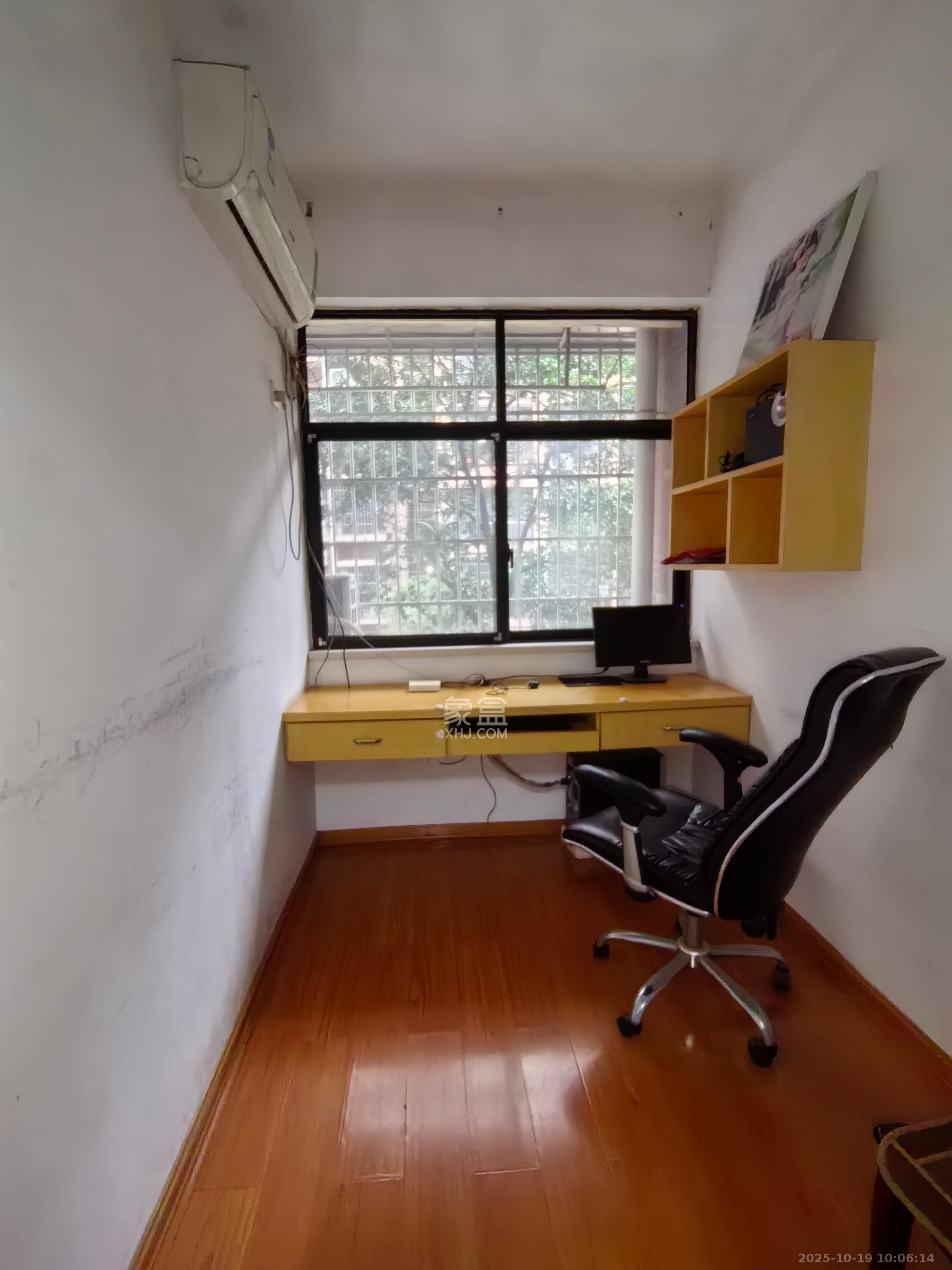 城南春天  2室2厅1卫    1000.0元/月 城南春天  2室2厅1卫    1000.0元/月室内图