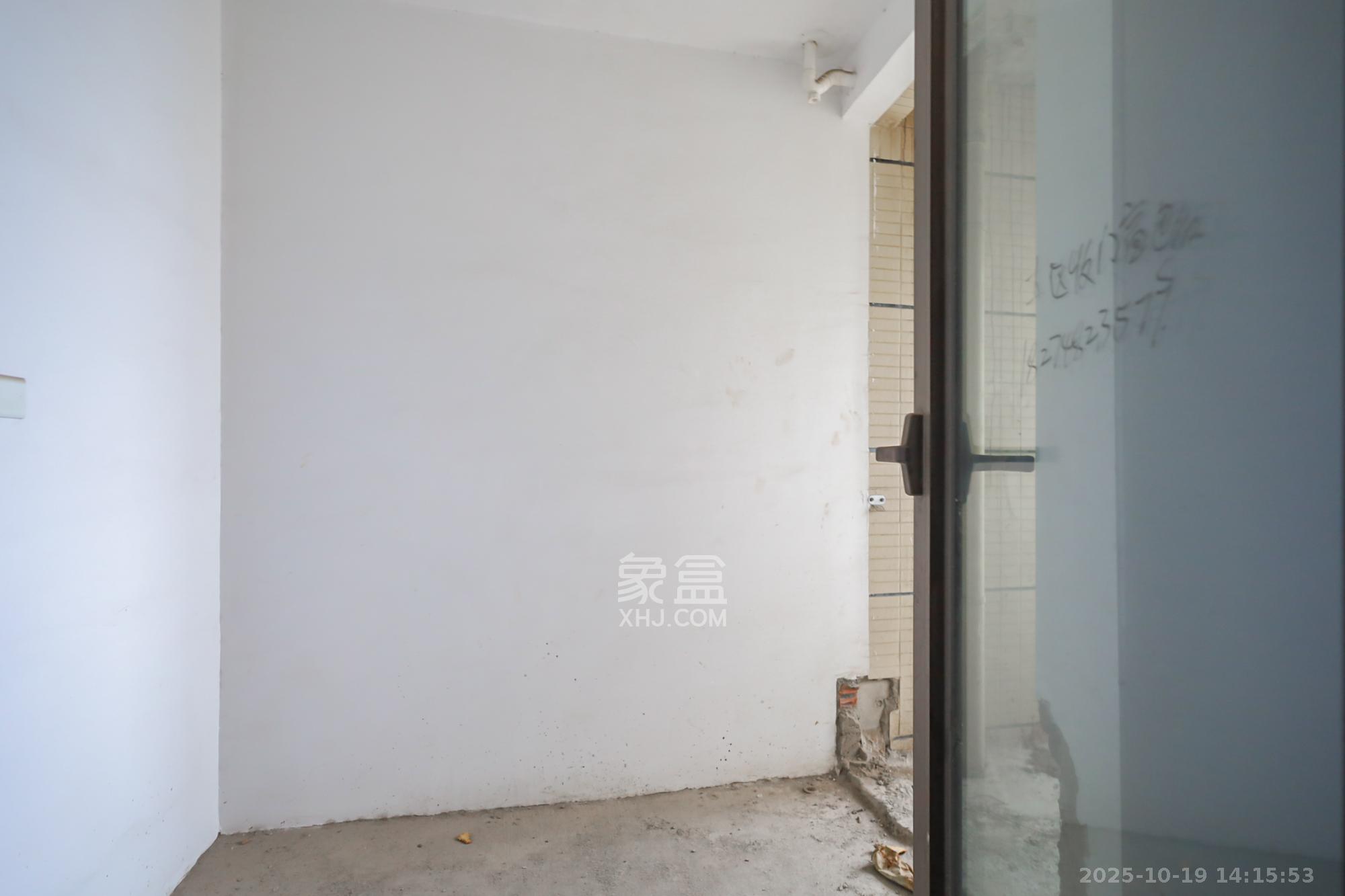 保利西海岸A区  4室2厅2卫    320.0万其他