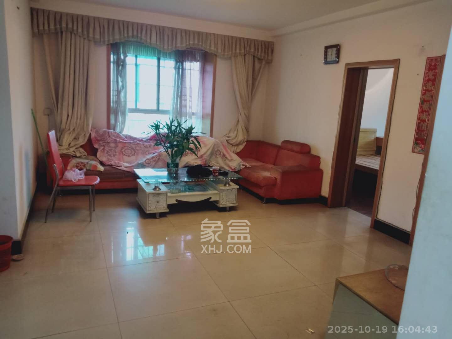 中南汽车世界  3室2厅2卫    1500.0元/月 中南汽车世界  3室2厅2卫    1500.0元/月室内图