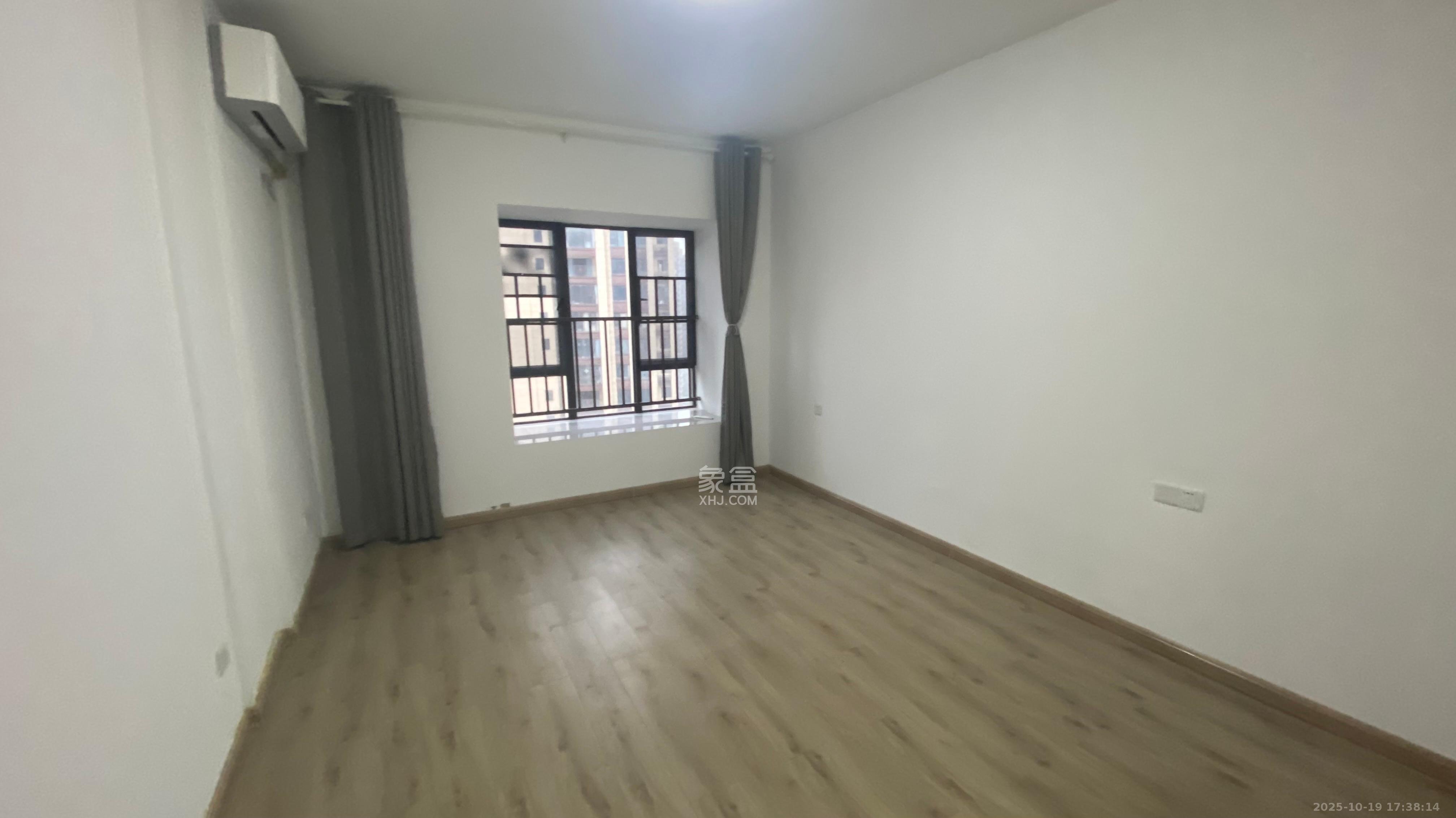 国欣向荣府  4室2厅2卫    3500.0元/月室内图