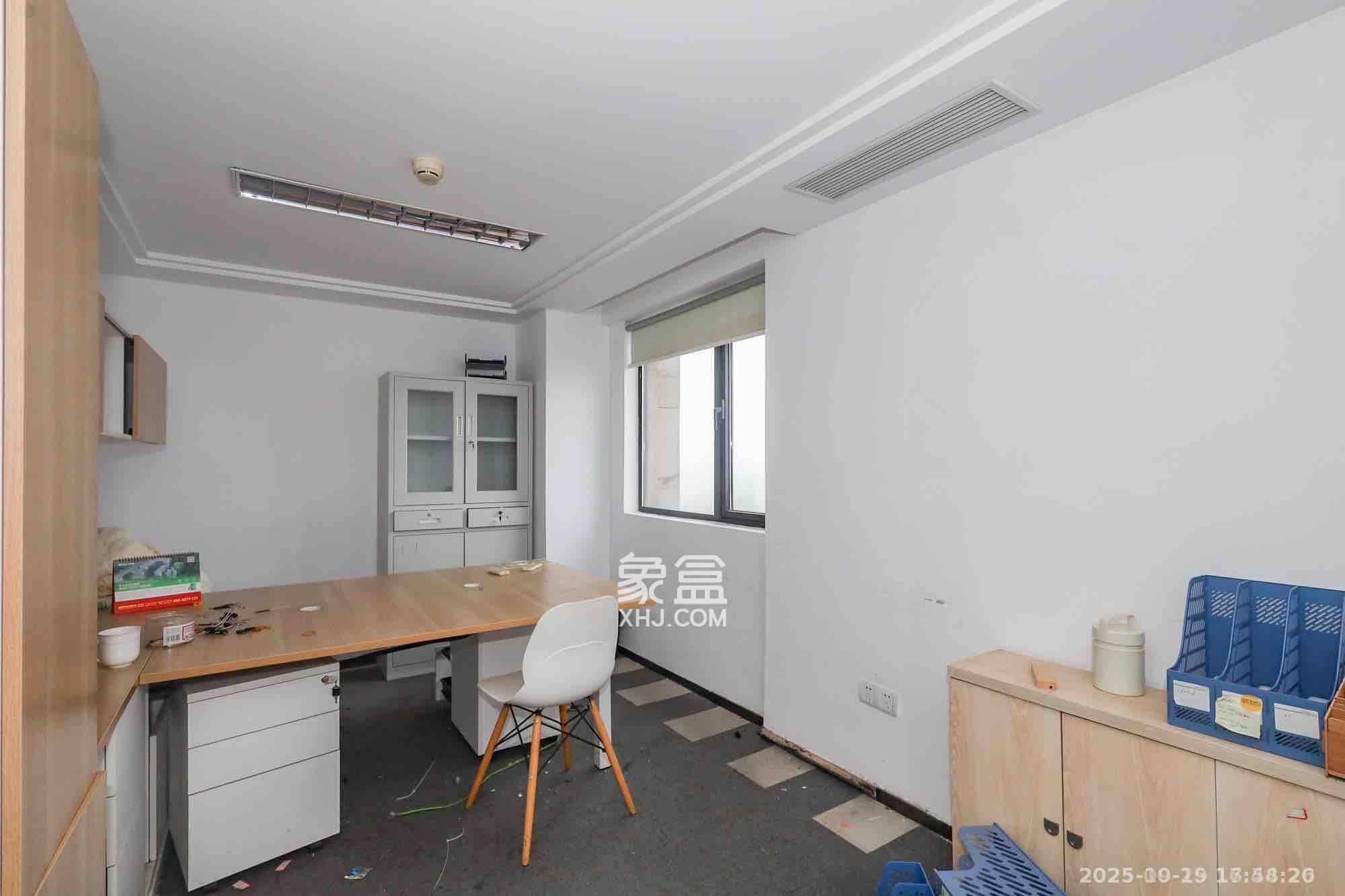 协信星澜汇  1室0厅0卫    21000.0元/月室内图