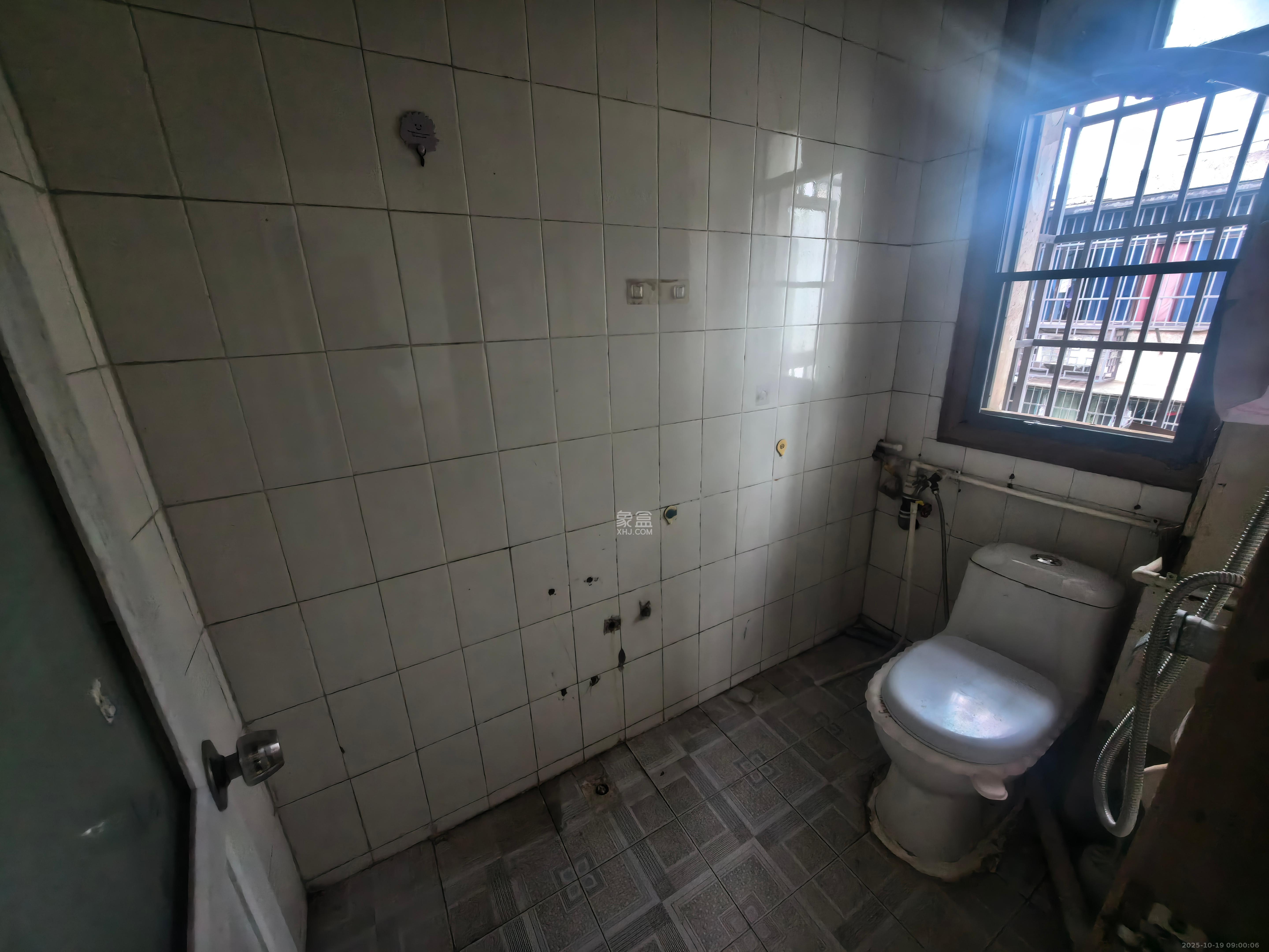 潮宗街小区  1室0厅0卫    2600.0元/月室内图