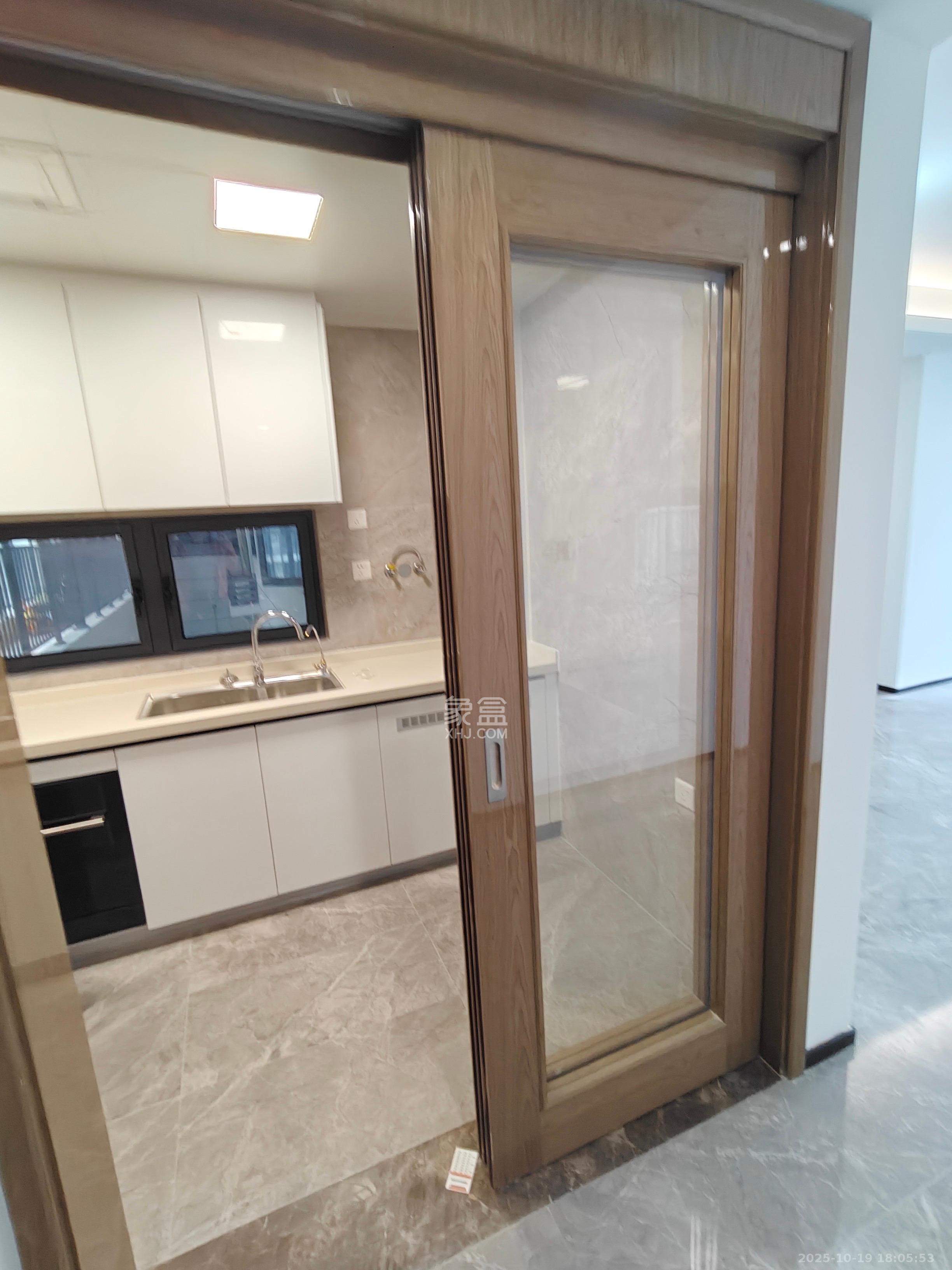 保利天汇  3室2厅2卫    3000.0元/月室内图