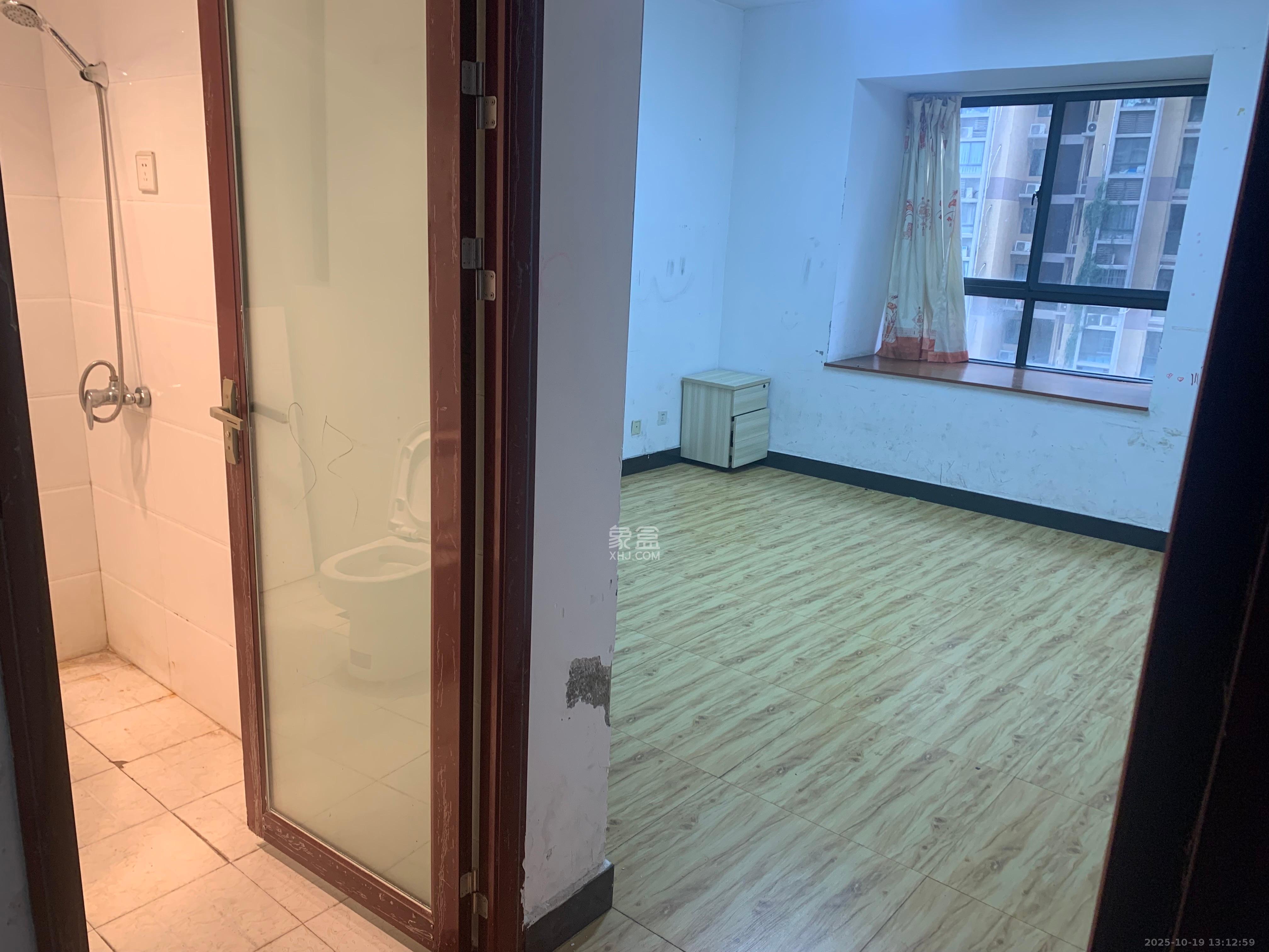 锦湘国际星城三期（锦绣苑）  3室2厅2卫    2500.0元/月室内图