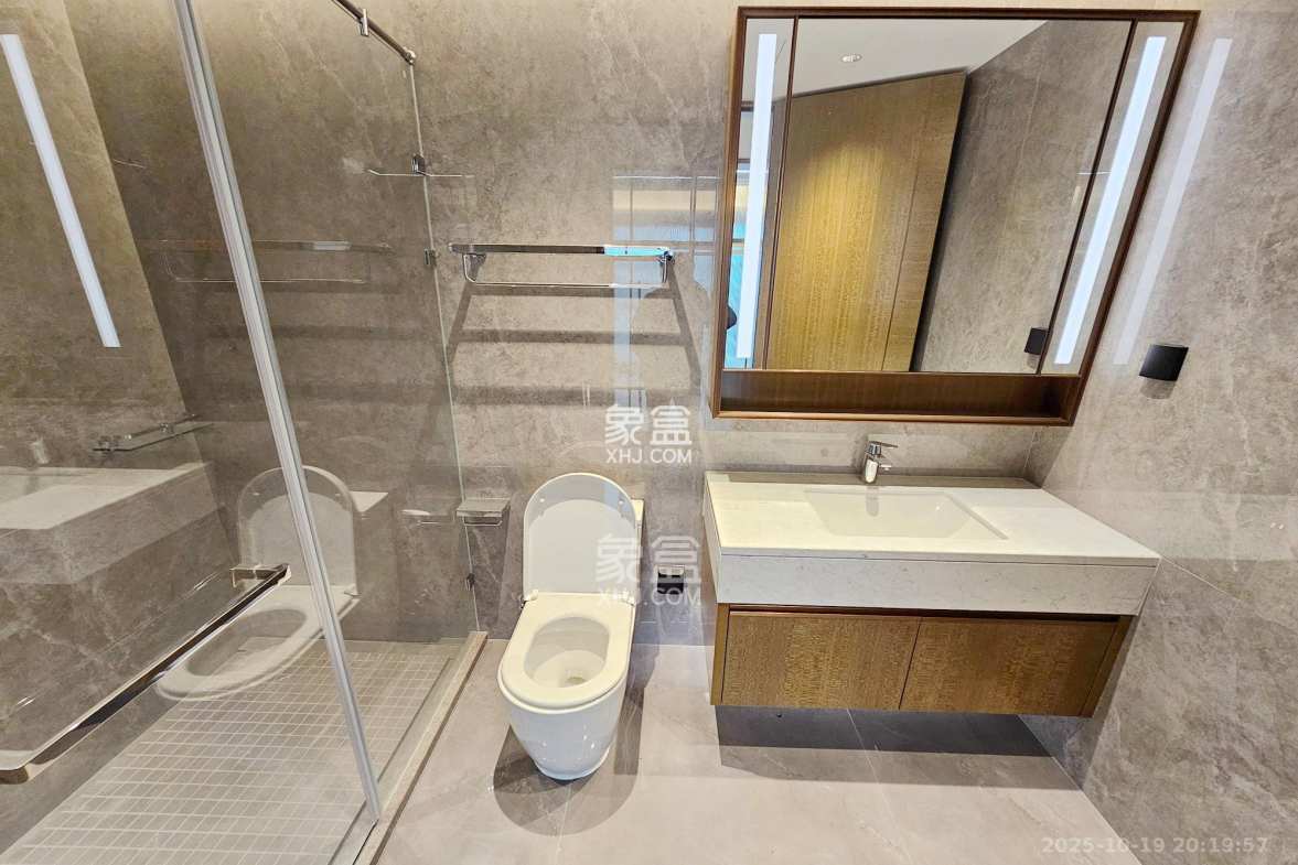 运达中央广场三期  4室2厅3卫    517.0万 运达中央广场三期  4室2厅3卫    517.0万卫生间