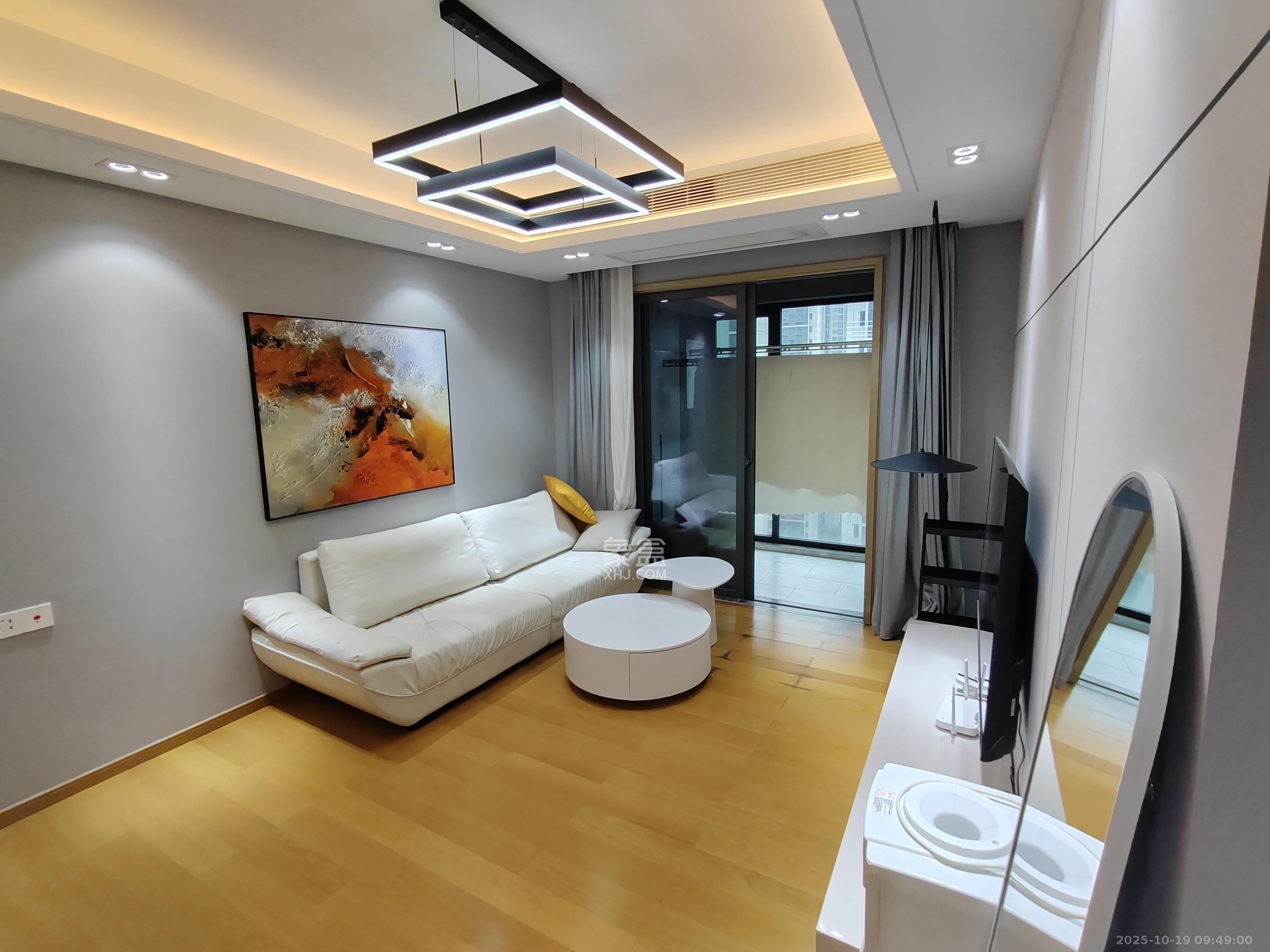 清控湖山雅居南区  3室2厅2卫    2700.0元/月 清控湖山雅居南区  3室2厅2卫    2700.0元/月