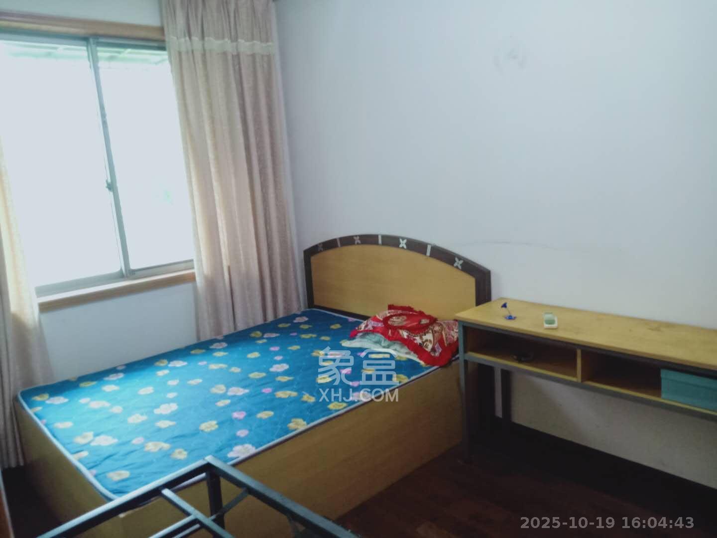 中南汽车世界  3室2厅2卫    1500.0元/月室内图