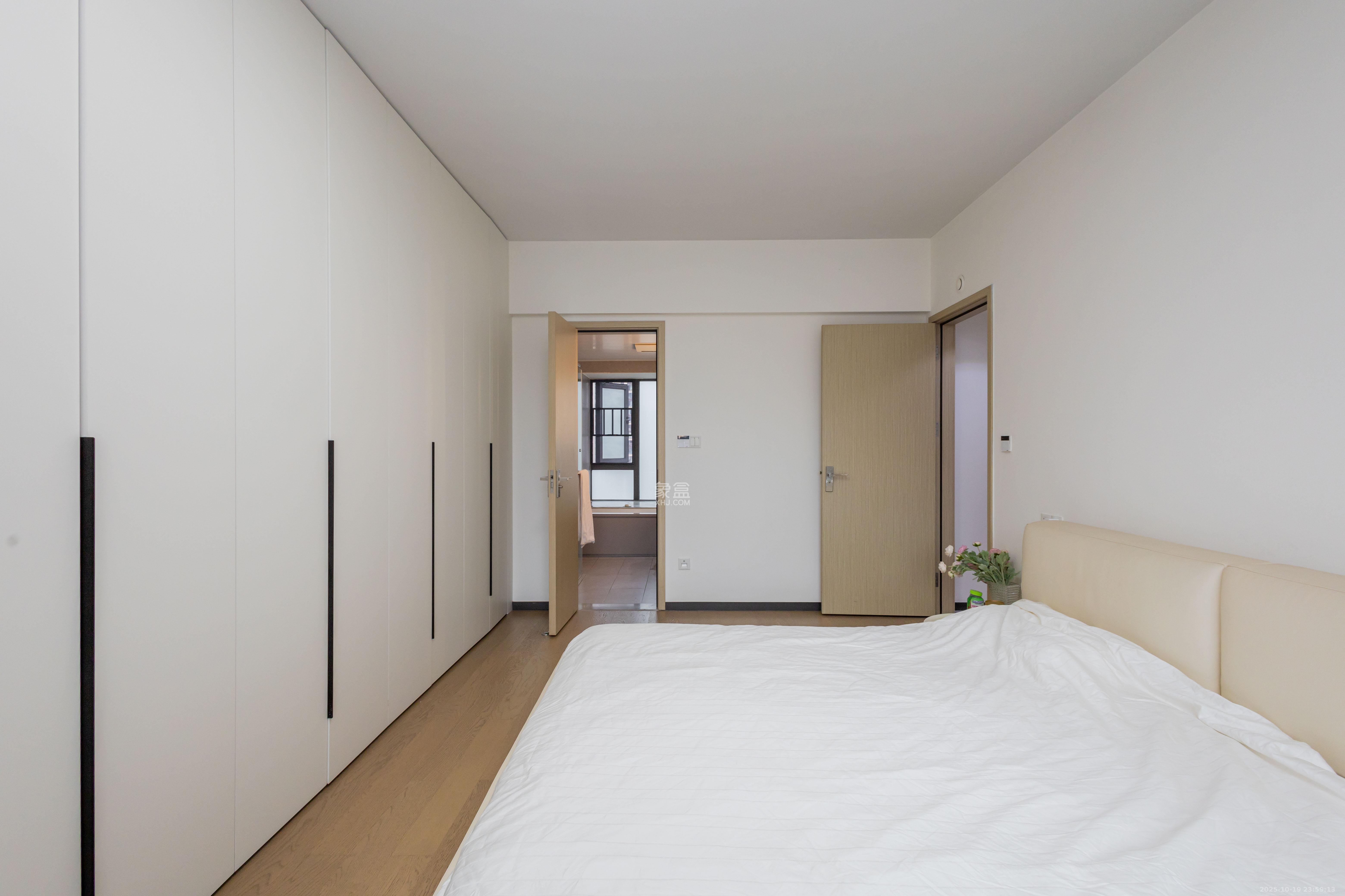 时代印记(长沙时代印记花园)  4室2厅3卫    230.0万 时代印记(长沙时代印记花园)  4室2厅3卫    230.0万卧室