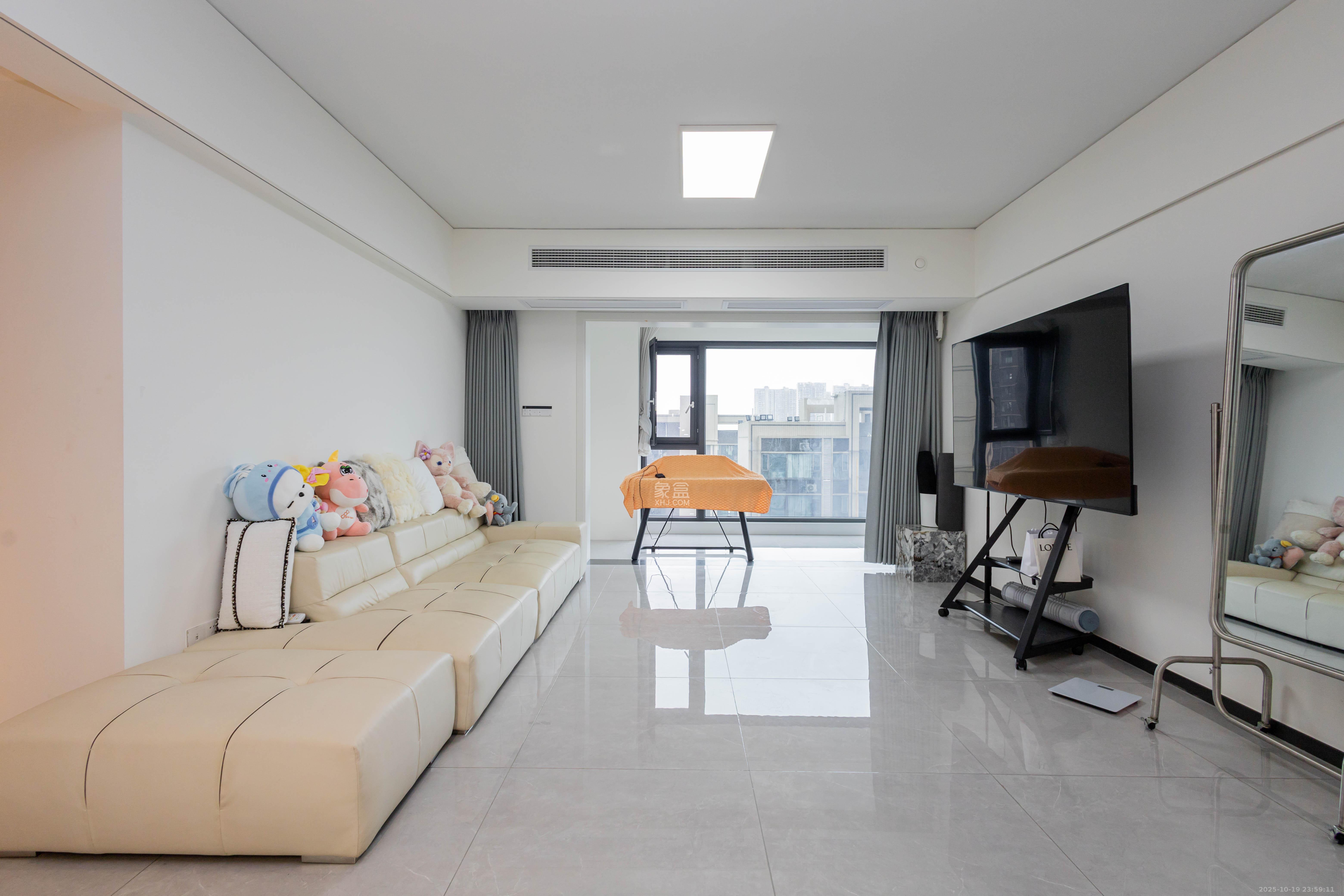 时代印记(长沙时代印记花园)  4室2厅3卫    230.0万 时代印记(长沙时代印记花园)  4室2厅3卫    230.0万客厅