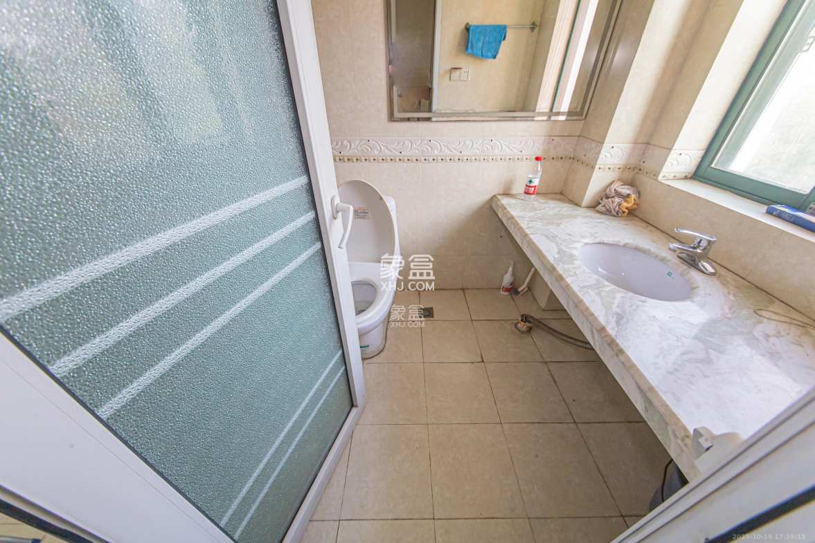 盛世康城 4室3厅3卫 1700.0元/月 盛世康城 4室3厅3卫 1700.0元/月室内图