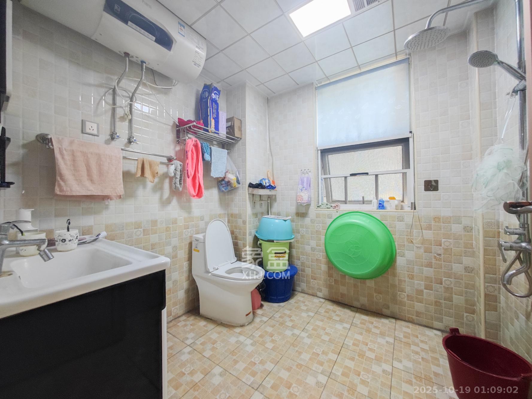 五矿万境水岸二期(五矿万境水岸和苑)  3室2厅2卫    146.8万 五矿万境水岸二期(五矿万境水岸和苑)  3室2厅2卫    146.8万卫生间