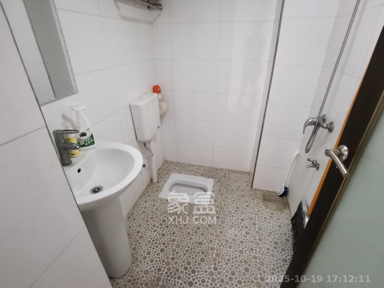 汇达国际公馆(汇达大厦)  2室1厅1卫    2100.0元/月 汇达国际公馆(汇达大厦)  2室1厅1卫    2100.0元/月室内图