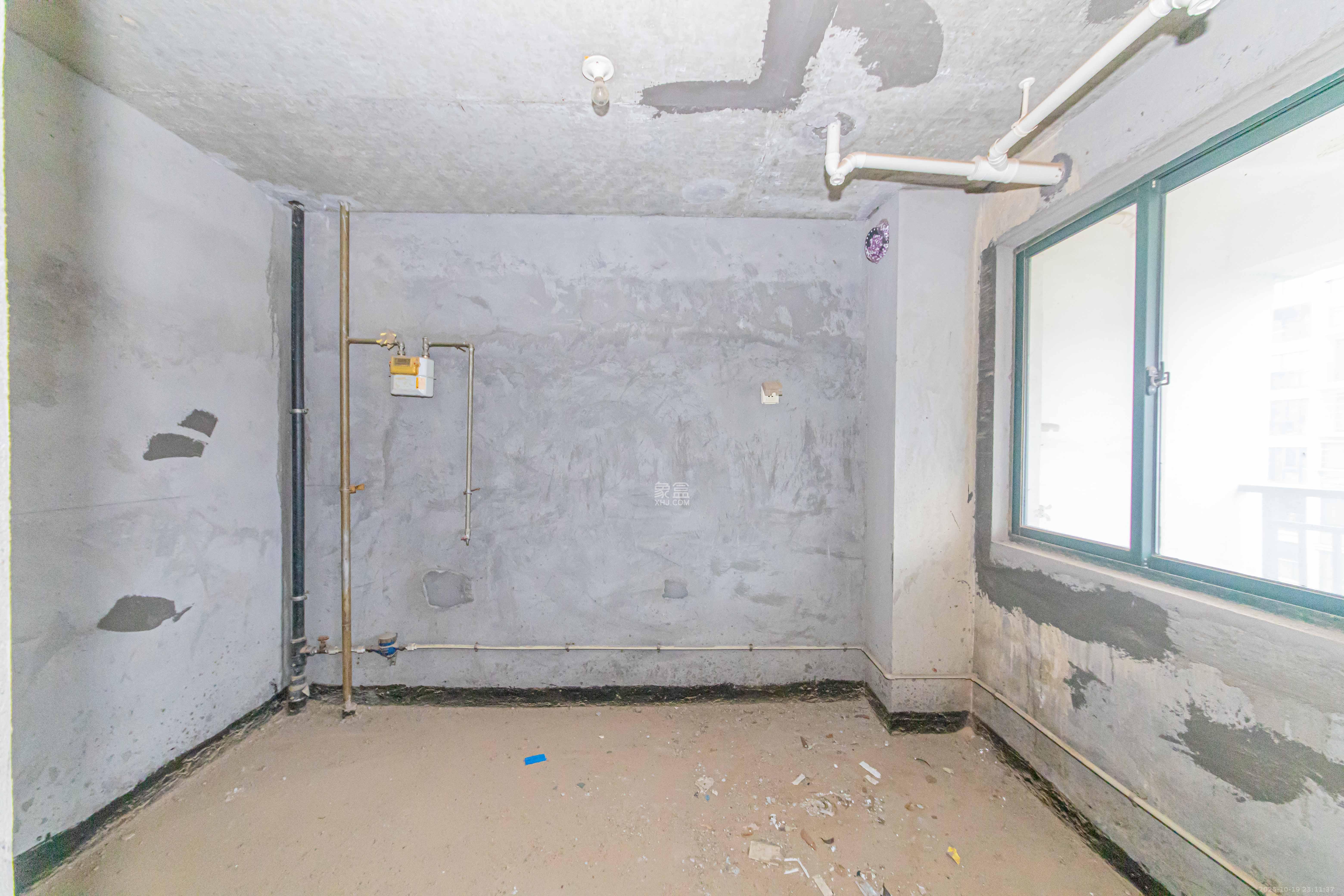 保利花园  4室2厅2卫    139.0万 保利花园  4室2厅2卫    139.0万厨房