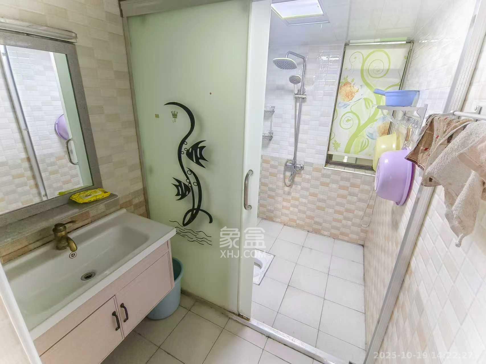 好望谷  3室2厅2卫    1800.0元/月室内图