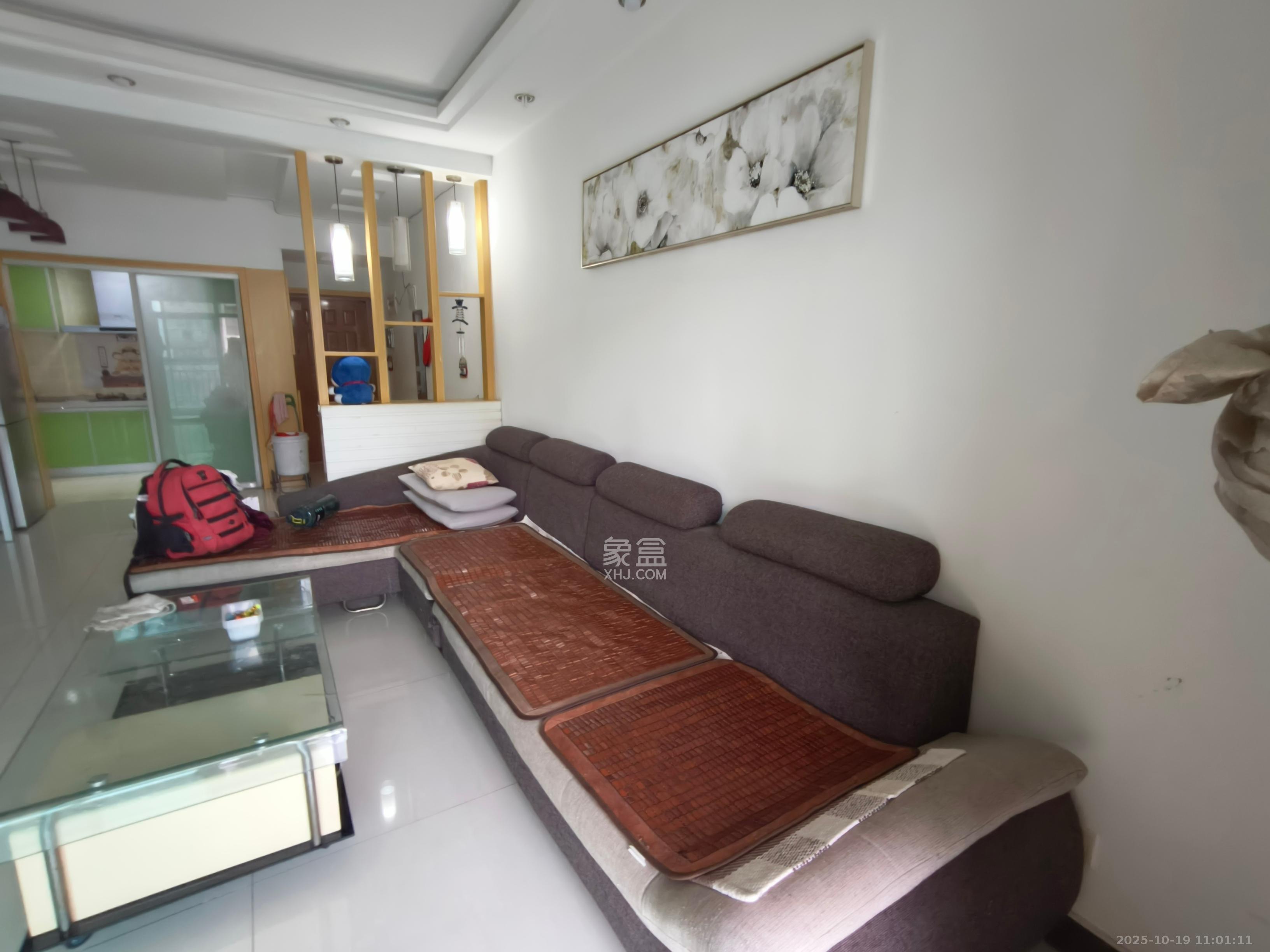 新城新世界一二三期  2室2厅1卫    2200.0元/月室内图