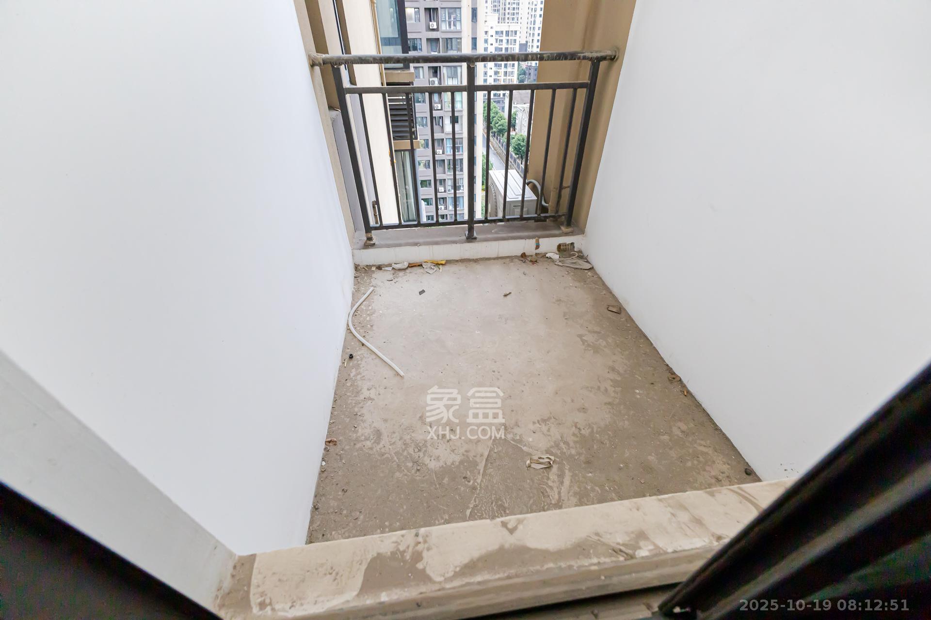 勤诚达境界城  3室2厅1卫    65.0万 勤诚达境界城  3室2厅1卫    65.0万阳台