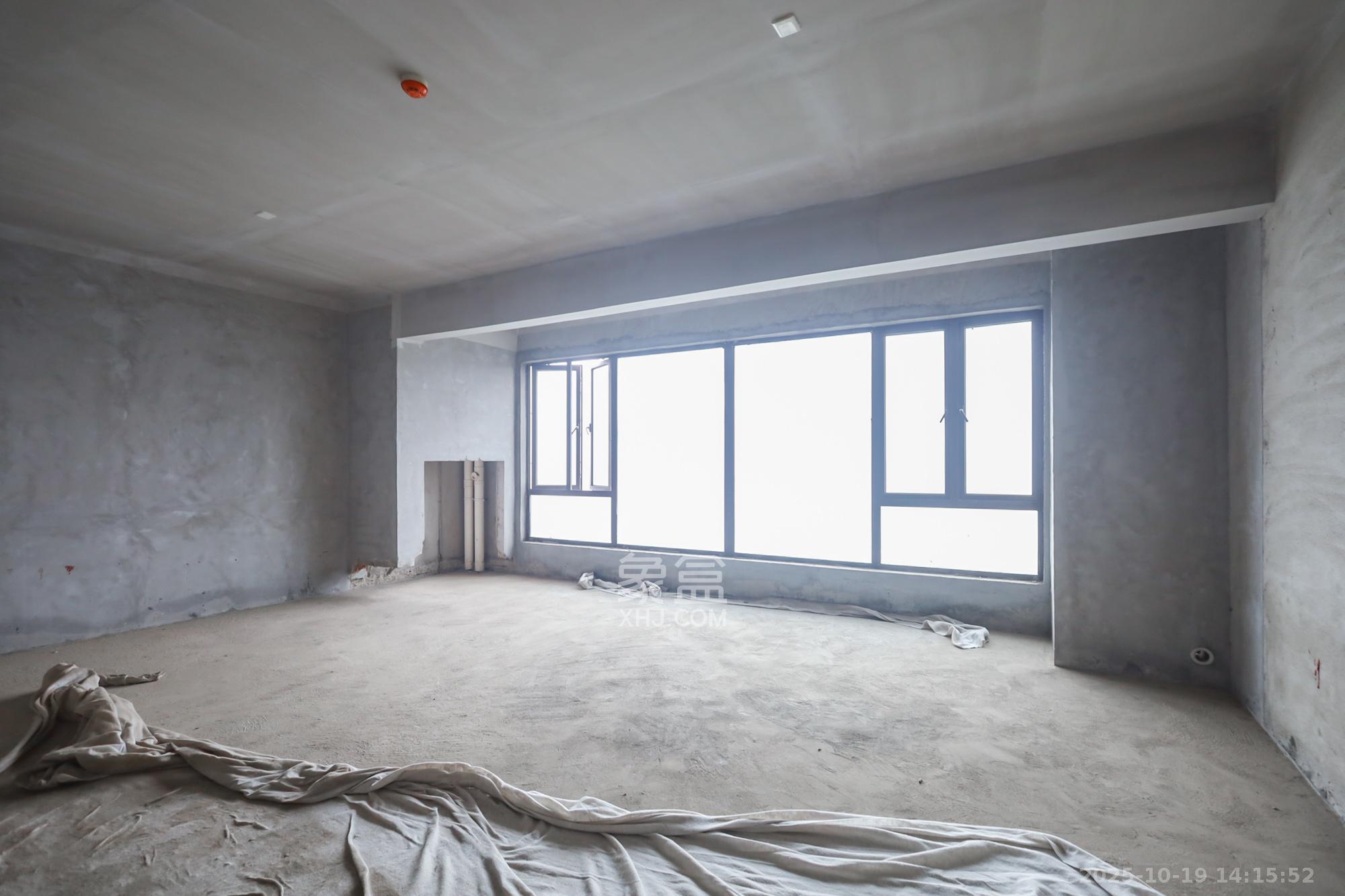 保利西海岸A区  4室2厅2卫    320.0万卧室