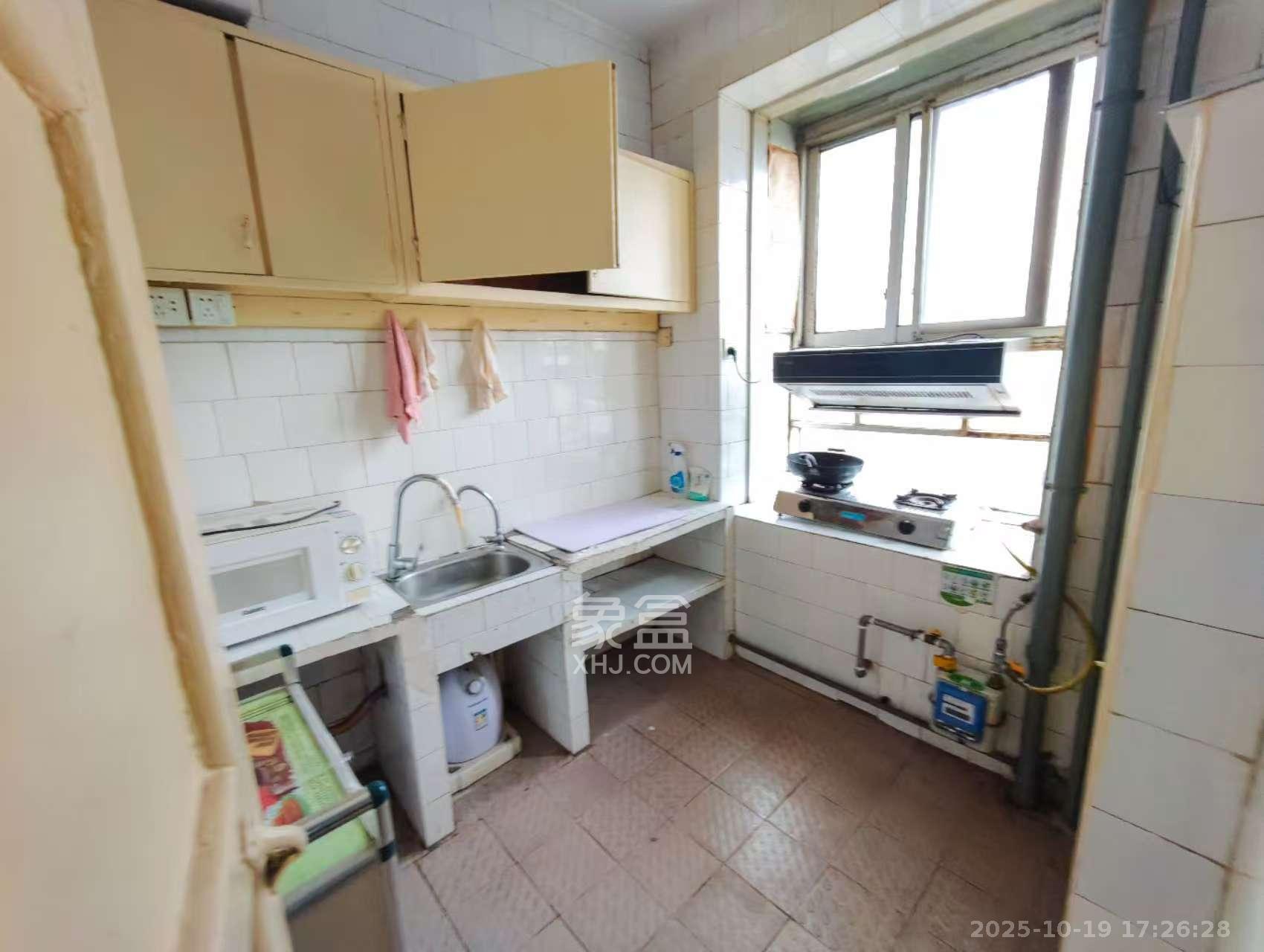 便河边散盘  3室1厅1卫    2300.0元/月室内图