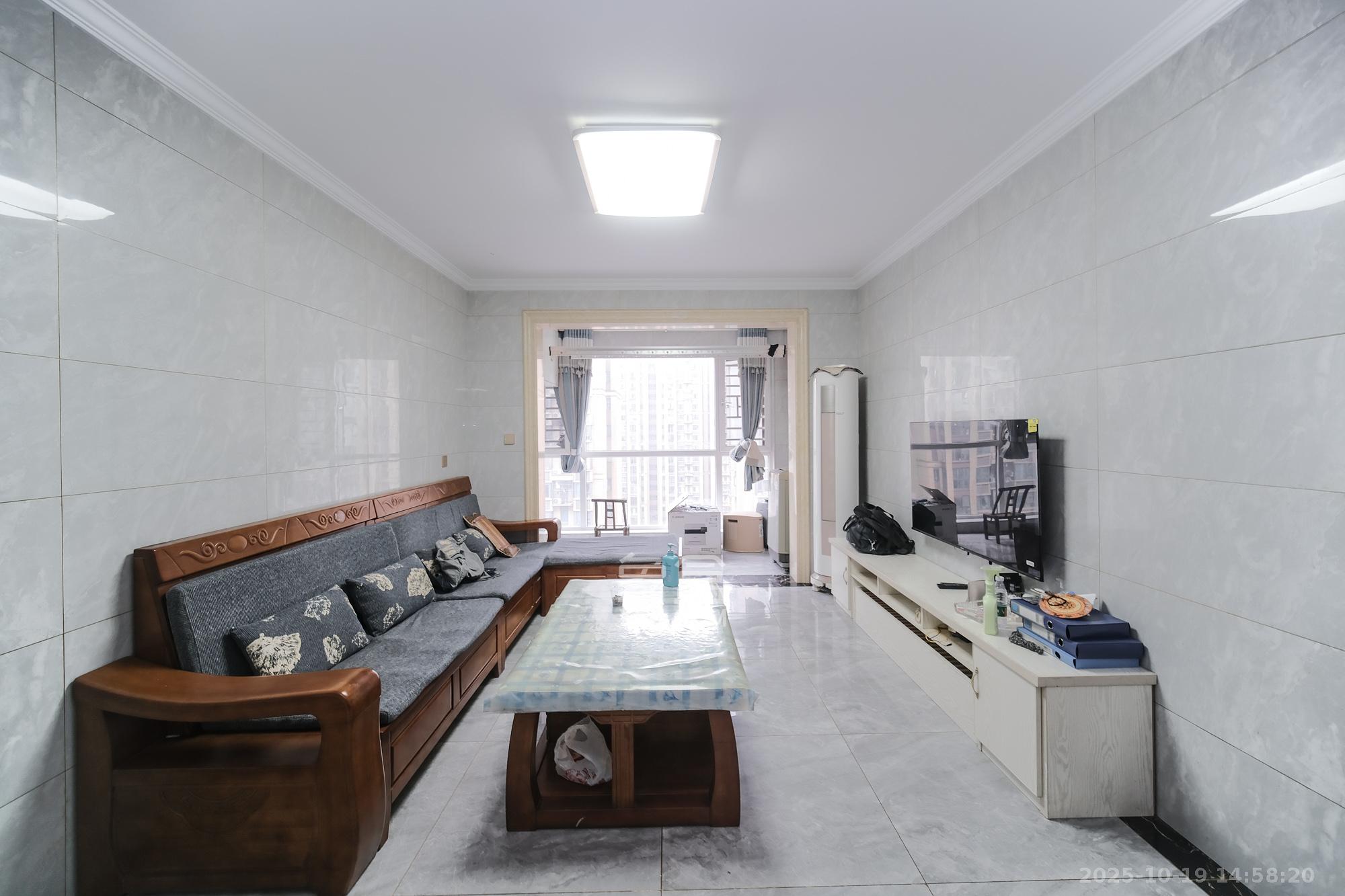 荣盛花语城  3室2厅1卫    86.0万