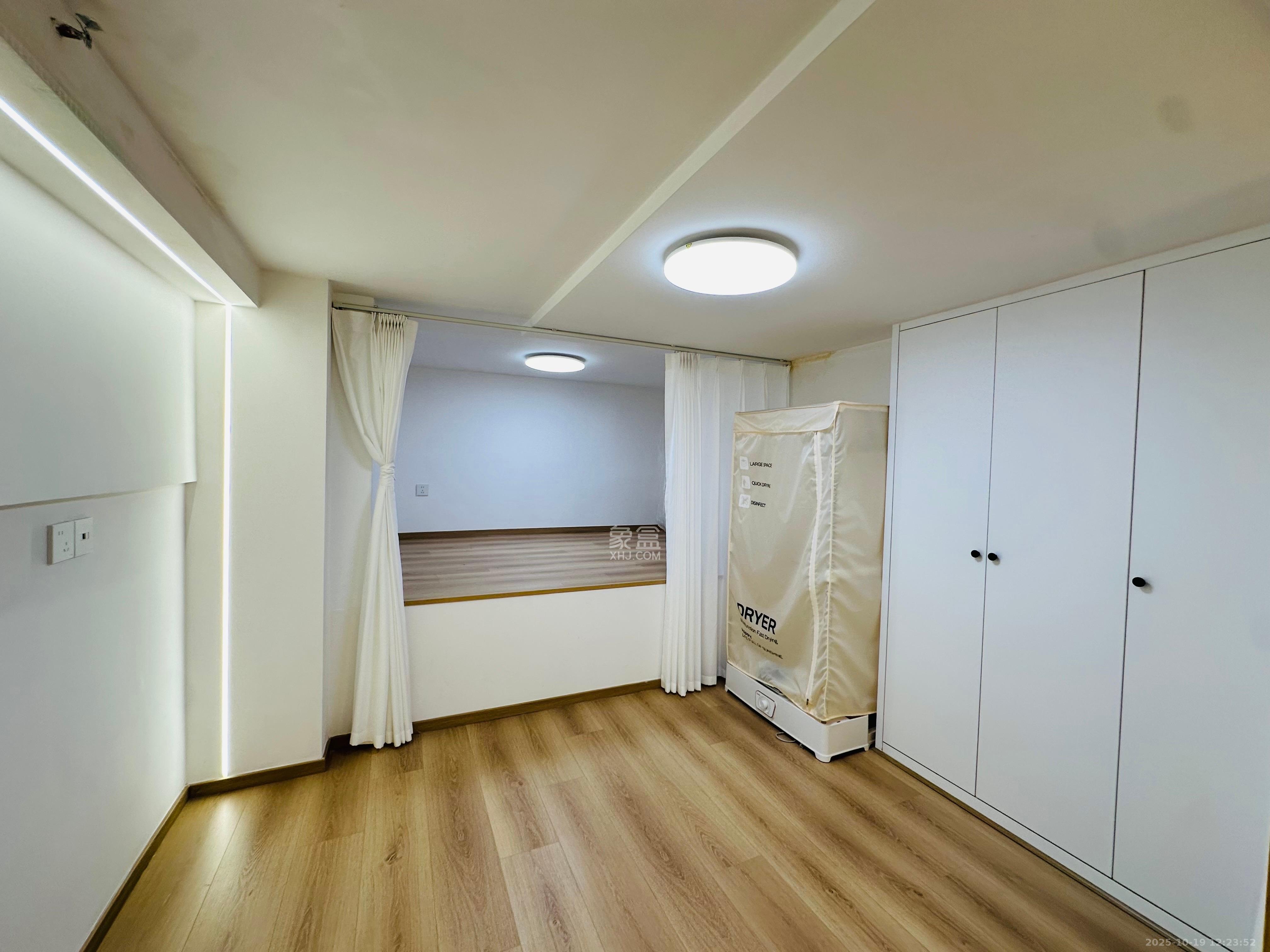 复地滨江金融中心 2室1厅1卫 2600.0元/月 复地滨江金融中心 2室1厅1卫 2600.0元/月室内图