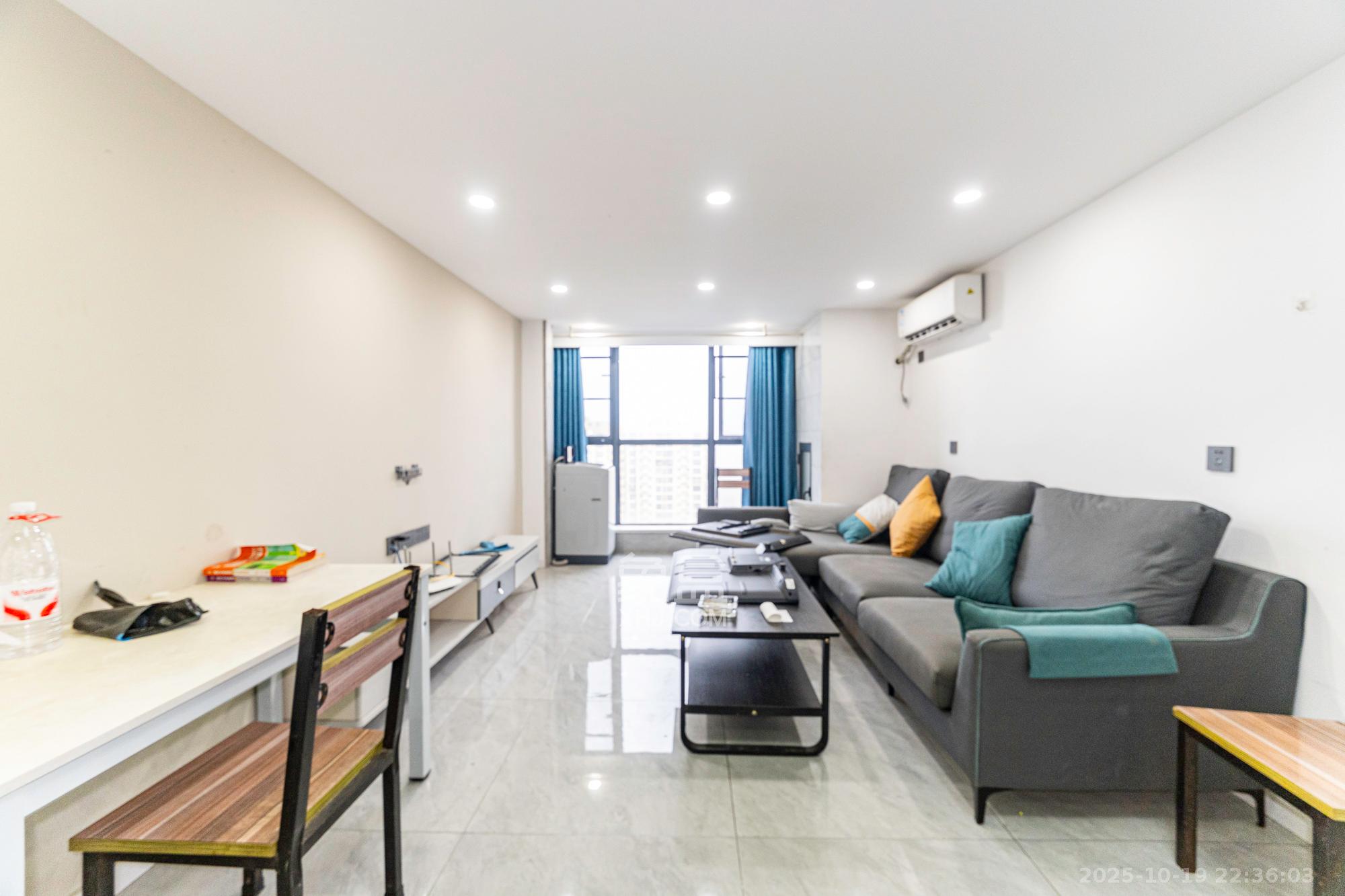 海伦春天 2室1厅1卫 32.0万 海伦春天 2室1厅1卫 32.0万客厅