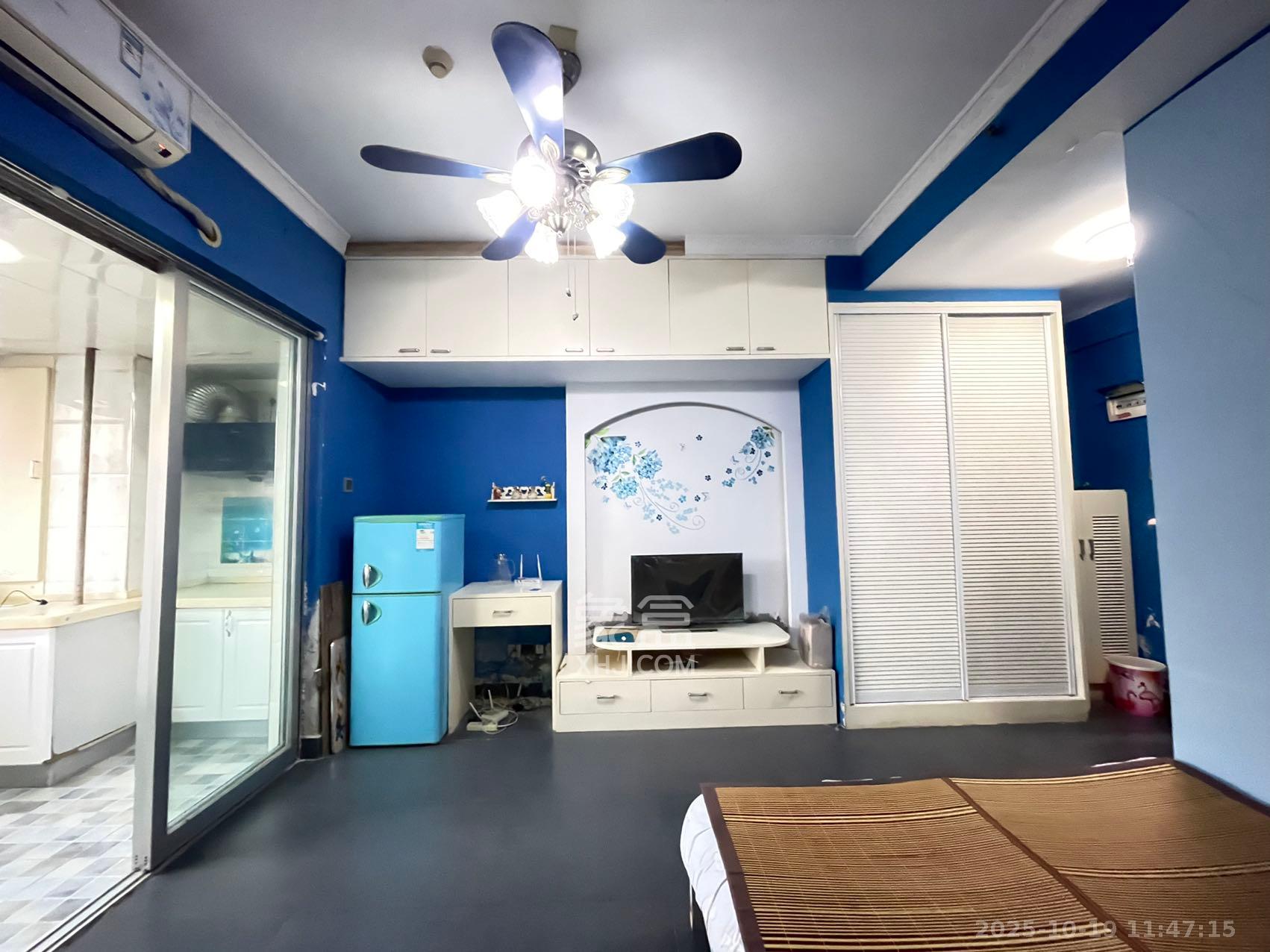 观湖公寓  1室1厅1卫    1400.0元/月室内图