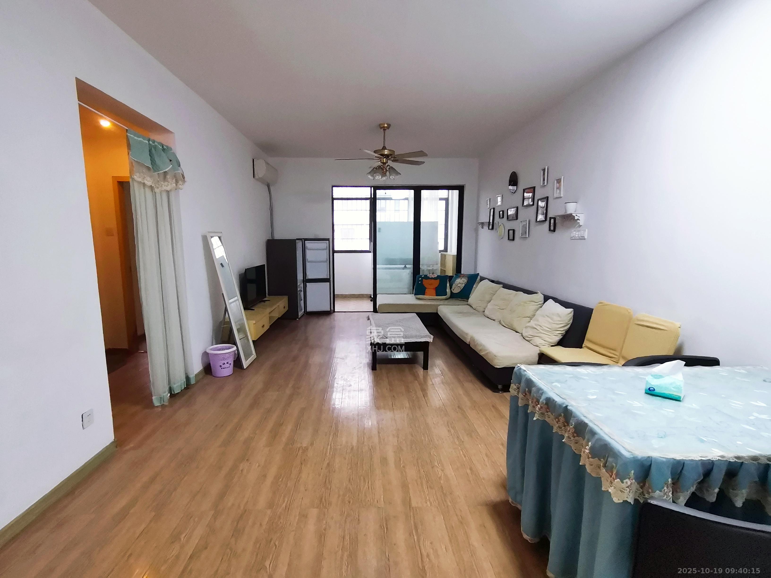 阳光100三期 2室2厅1卫 2200.0元/月 阳光100三期 2室2厅1卫 2200.0元/月室内图